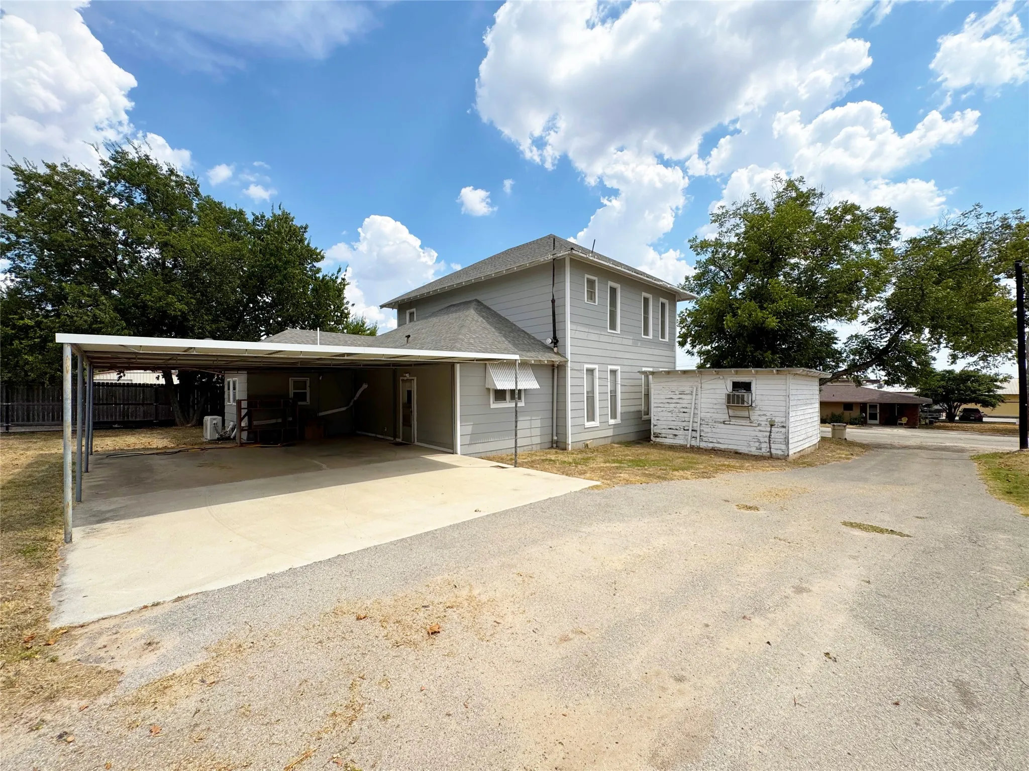 Single Family Residence For Sale in Coleman County , 702 Avenue B, Santa Anna, Texas 76878, 5 Bedroom, 2 Bathroom, Garage spaces, 2,830 Sqft, built in 1885, mls#21373954, Real Estate Agent in Santa Anna, Homes For Sale in Coleman county, Homes For Sale in Santa Anna, Realtor in Santa Anna Texas, Real Estate Brokerage Independent Realty Texas, Luminita Cordes Realtor