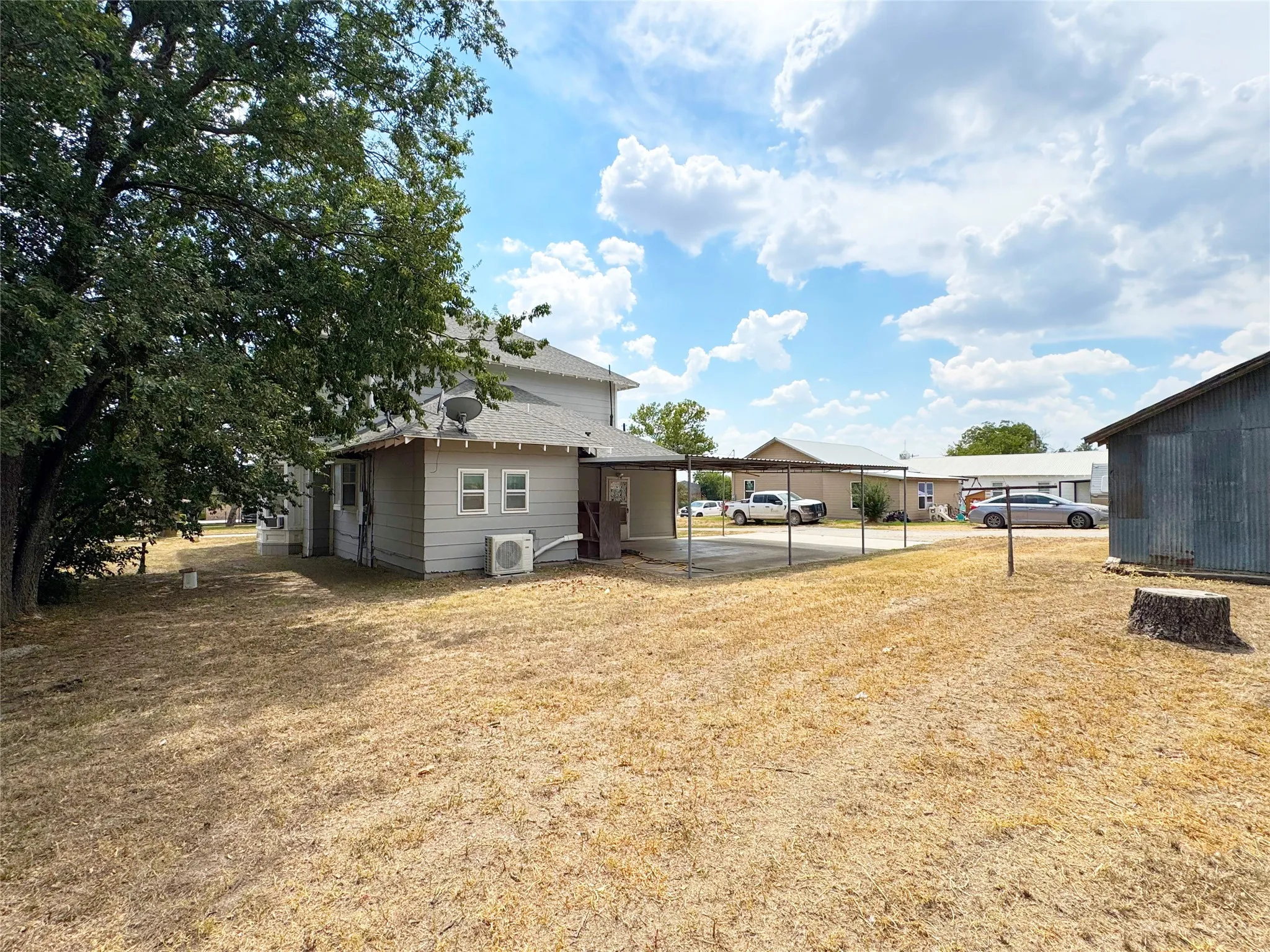 Single Family Residence For Sale in Coleman County , 702 Avenue B, Santa Anna, Texas 76878, 5 Bedroom, 2 Bathroom, Garage spaces, 2,830 Sqft, built in 1885, mls#21373954, Real Estate Agent in Santa Anna, Homes For Sale in Coleman county, Homes For Sale in Santa Anna, Realtor in Santa Anna Texas, Real Estate Brokerage Independent Realty Texas, Luminita Cordes Realtor