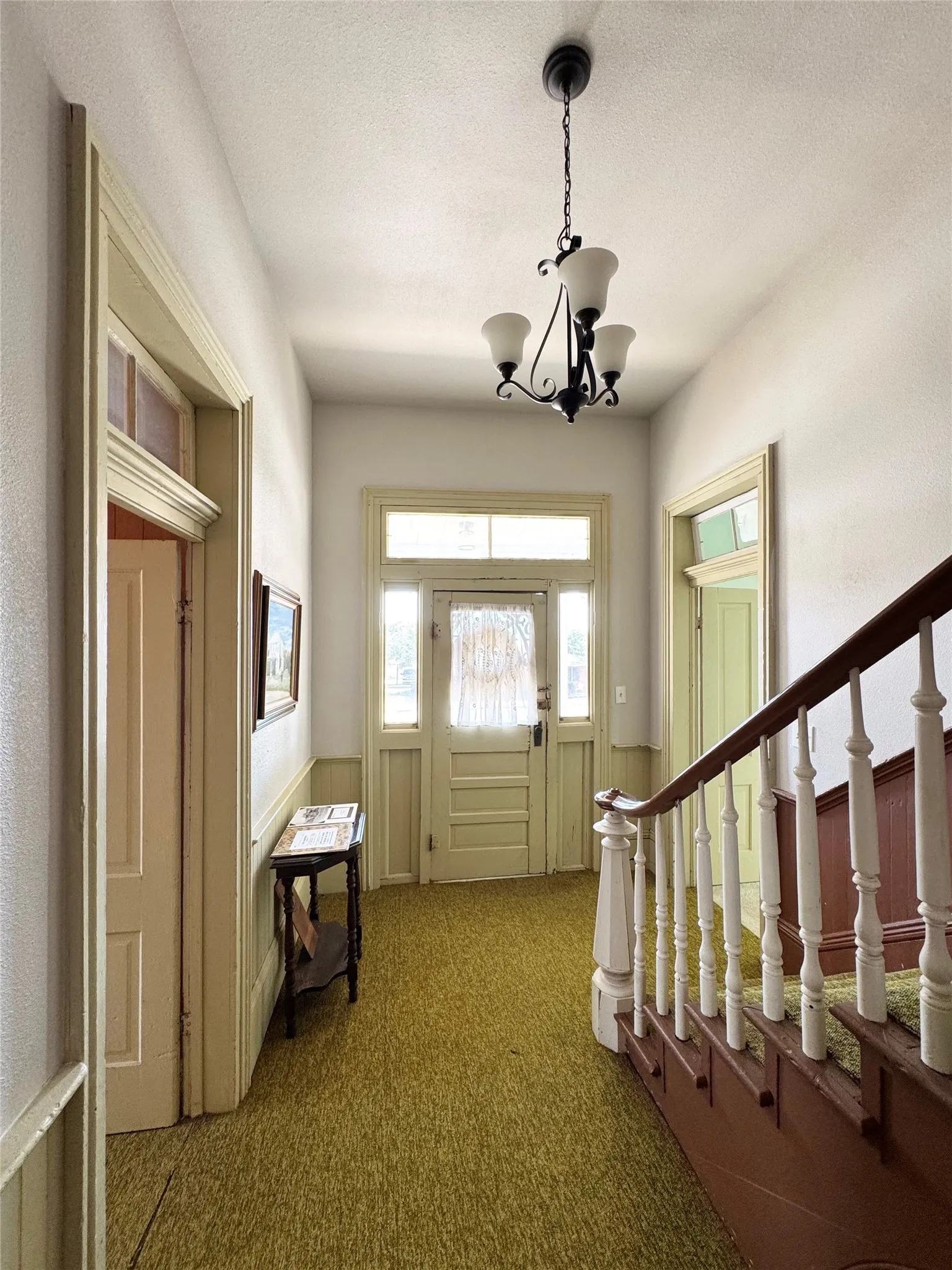 Single Family Residence For Sale in Coleman County , 702 Avenue B, Santa Anna, Texas 76878, 5 Bedroom, 2 Bathroom, Garage spaces, 2,830 Sqft, built in 1885, mls#21373954, Real Estate Agent in Santa Anna, Homes For Sale in Coleman county, Homes For Sale in Santa Anna, Realtor in Santa Anna Texas, Real Estate Brokerage Independent Realty Texas, Luminita Cordes Realtor