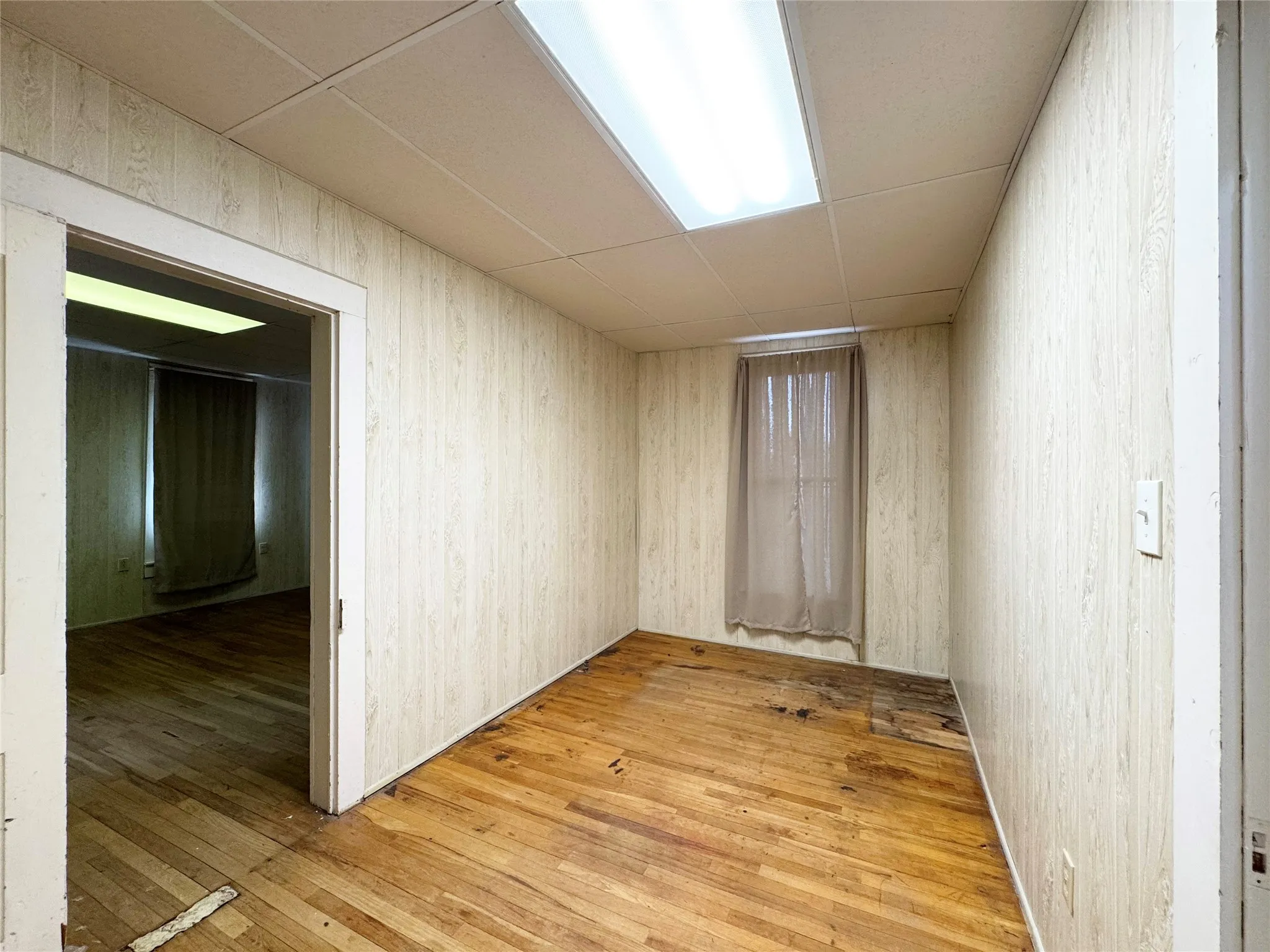 Single Family Residence For Sale in Coleman County , 702 Avenue B, Santa Anna, Texas 76878, 5 Bedroom, 2 Bathroom, Garage spaces, 2,830 Sqft, built in 1885, mls#21373954, Real Estate Agent in Santa Anna, Homes For Sale in Coleman county, Homes For Sale in Santa Anna, Realtor in Santa Anna Texas, Real Estate Brokerage Independent Realty Texas, Luminita Cordes Realtor