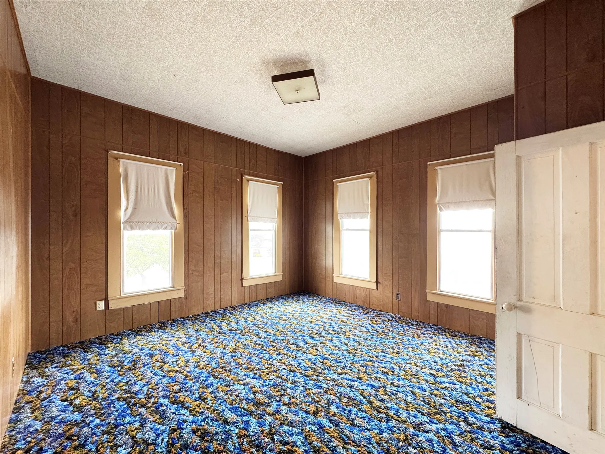 Single Family Residence For Sale in Coleman County , 702 Avenue B, Santa Anna, Texas 76878, 5 Bedroom, 2 Bathroom, Garage spaces, 2,830 Sqft, built in 1885, mls#21373954, Real Estate Agent in Santa Anna, Homes For Sale in Coleman county, Homes For Sale in Santa Anna, Realtor in Santa Anna Texas, Real Estate Brokerage Independent Realty Texas, Luminita Cordes Realtor