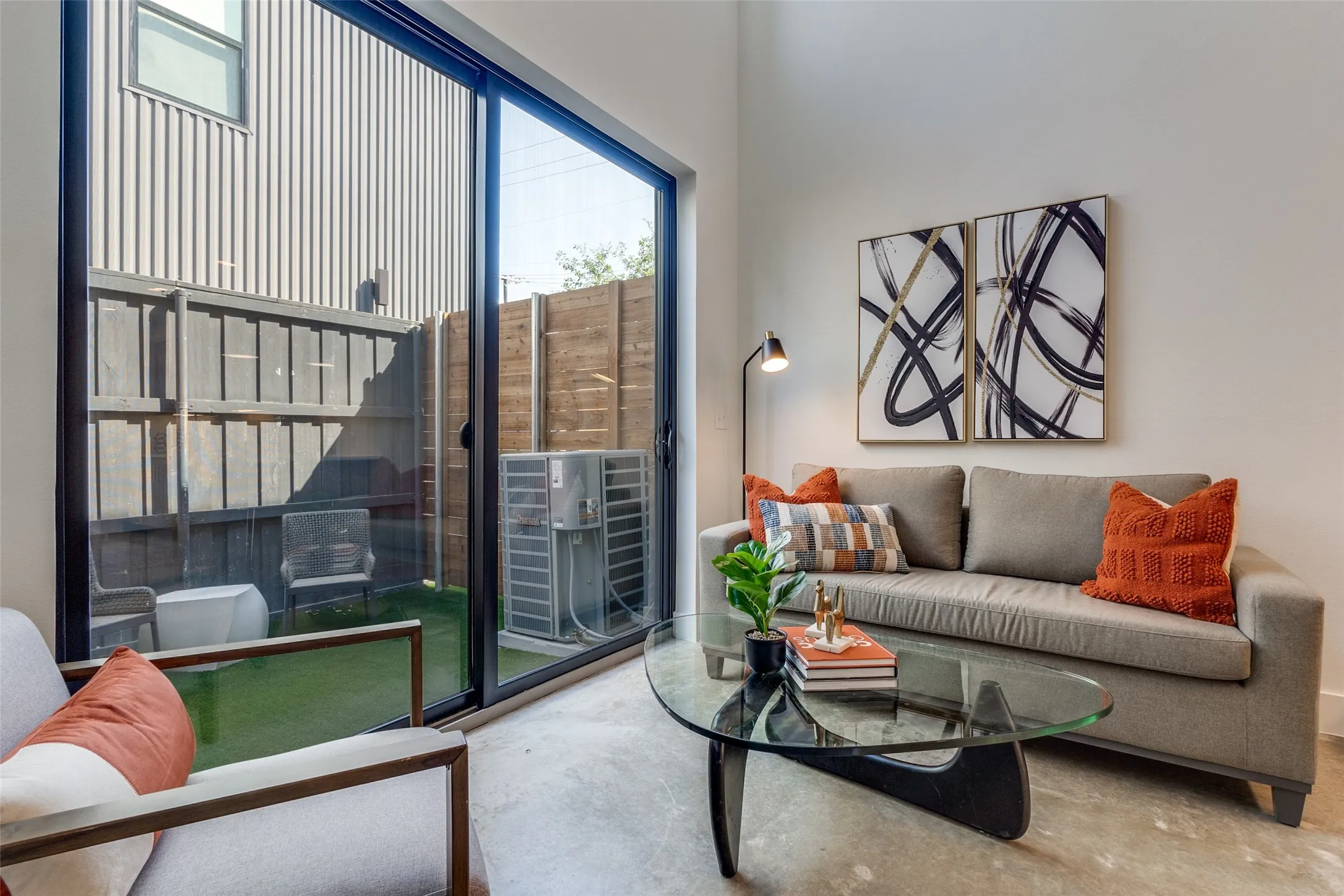 Townhouse For Rent in Dallas County , 4918 Bryan Street 105, Dallas, Texas 75206, 1 Bedroom, 1 Bathroom, Garage spaces, 600 Sqft, built in 2026, mls#21374373, Real Estate Agent in Dallas, Homes For Rent in Dallas county, Homes For Rent in Dallas, Realtor in Dallas Texas, Real Estate Brokerage Independent Realty Texas, Luminita Cordes Realtor