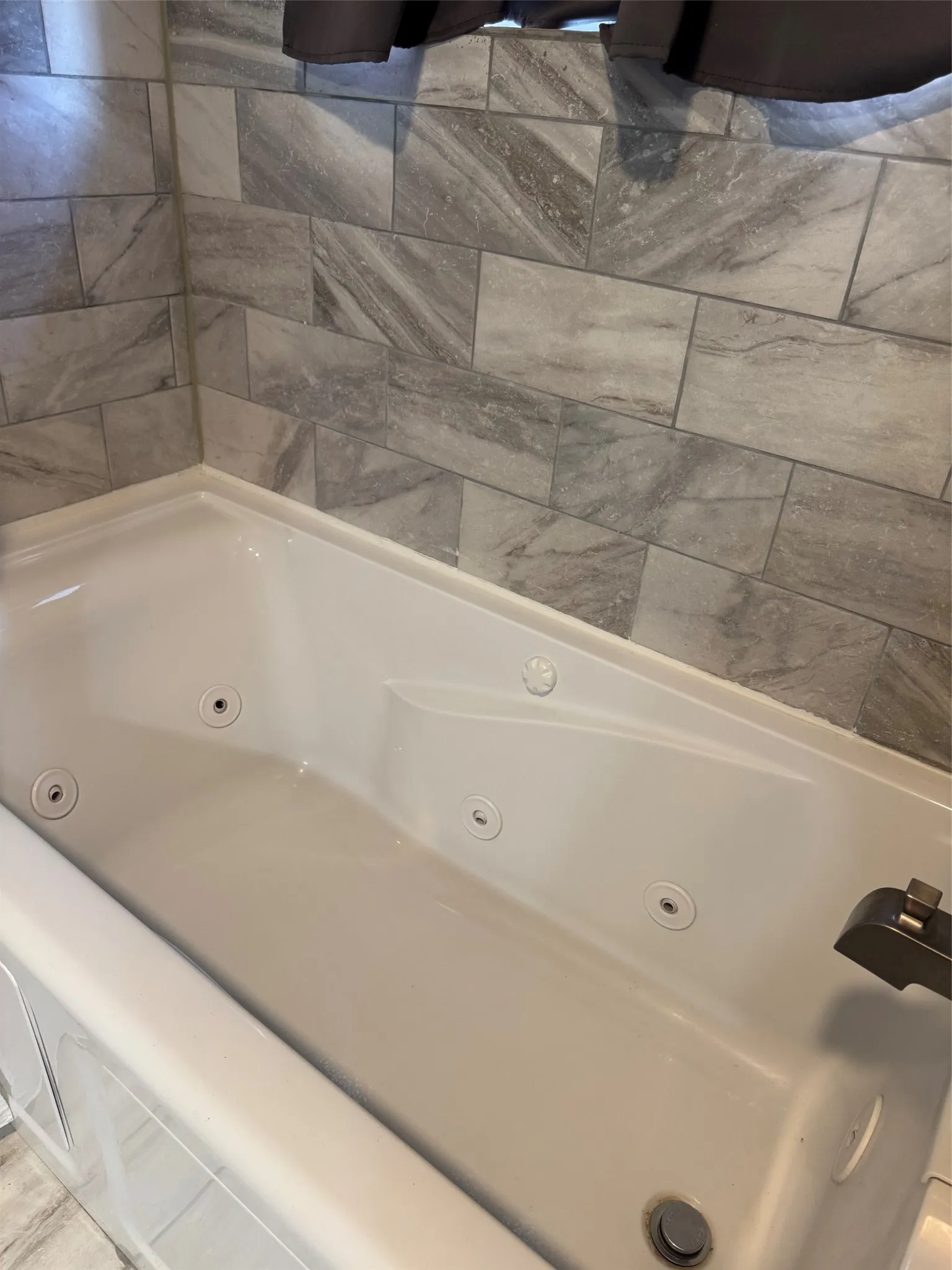 Single Family Residence For Rent in Hood County , 2923 River Ridge Court, Granbury, Texas 76048, 3 Bedroom, 2 Bathroom, 2 Garage spaces, 1,364 Sqft, built in 2020, mls#21374385, Real Estate Agent in Granbury, Homes For Rent in Hood county, Homes For Rent in Granbury, Realtor in Granbury Texas, Real Estate Brokerage Independent Realty Texas, Luminita Cordes Realtor