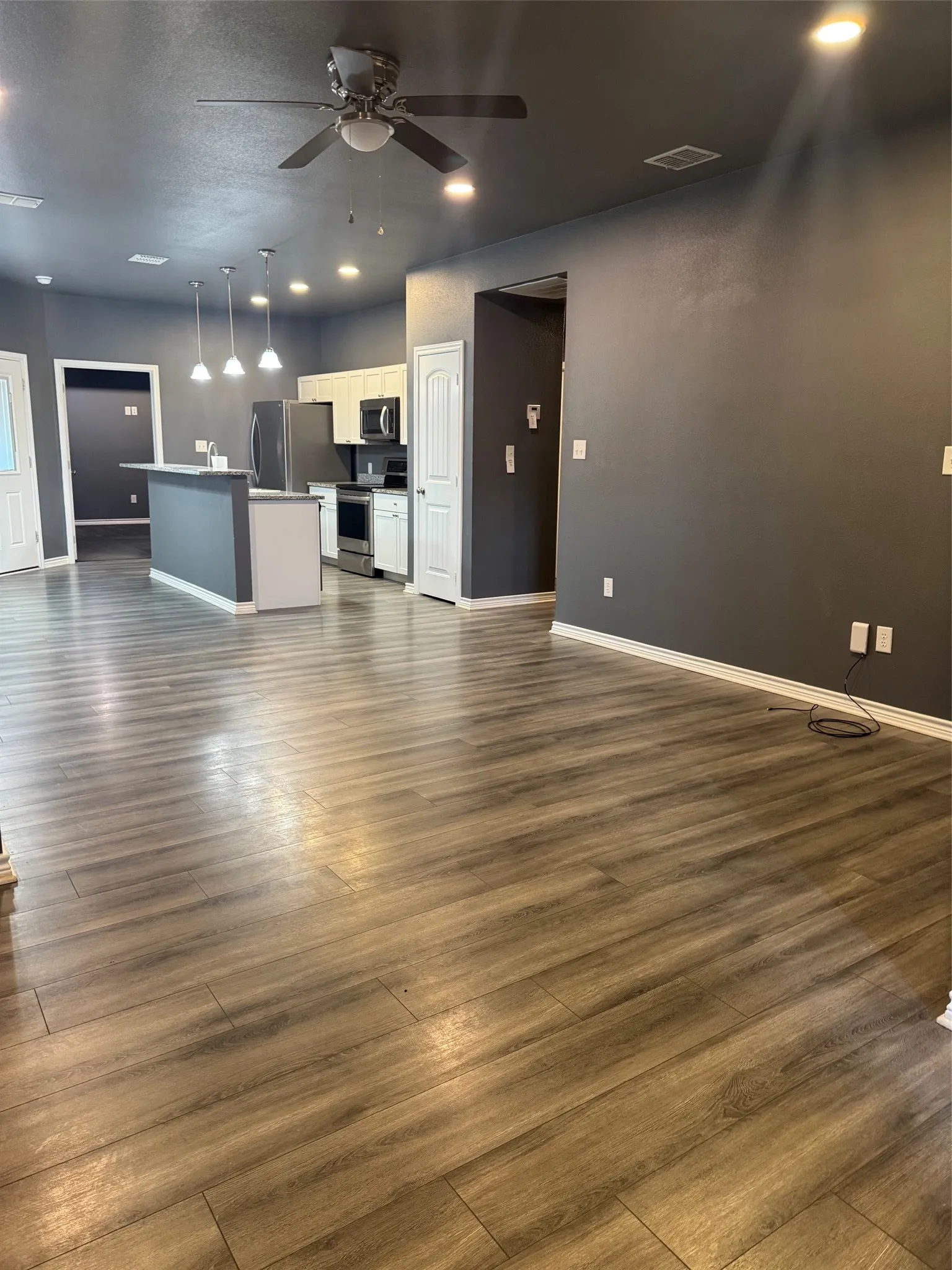 Single Family Residence For Rent in Hood County , 2923 River Ridge Court, Granbury, Texas 76048, 3 Bedroom, 2 Bathroom, 2 Garage spaces, 1,364 Sqft, built in 2020, mls#21374385, Real Estate Agent in Granbury, Homes For Rent in Hood county, Homes For Rent in Granbury, Realtor in Granbury Texas, Real Estate Brokerage Independent Realty Texas, Luminita Cordes Realtor