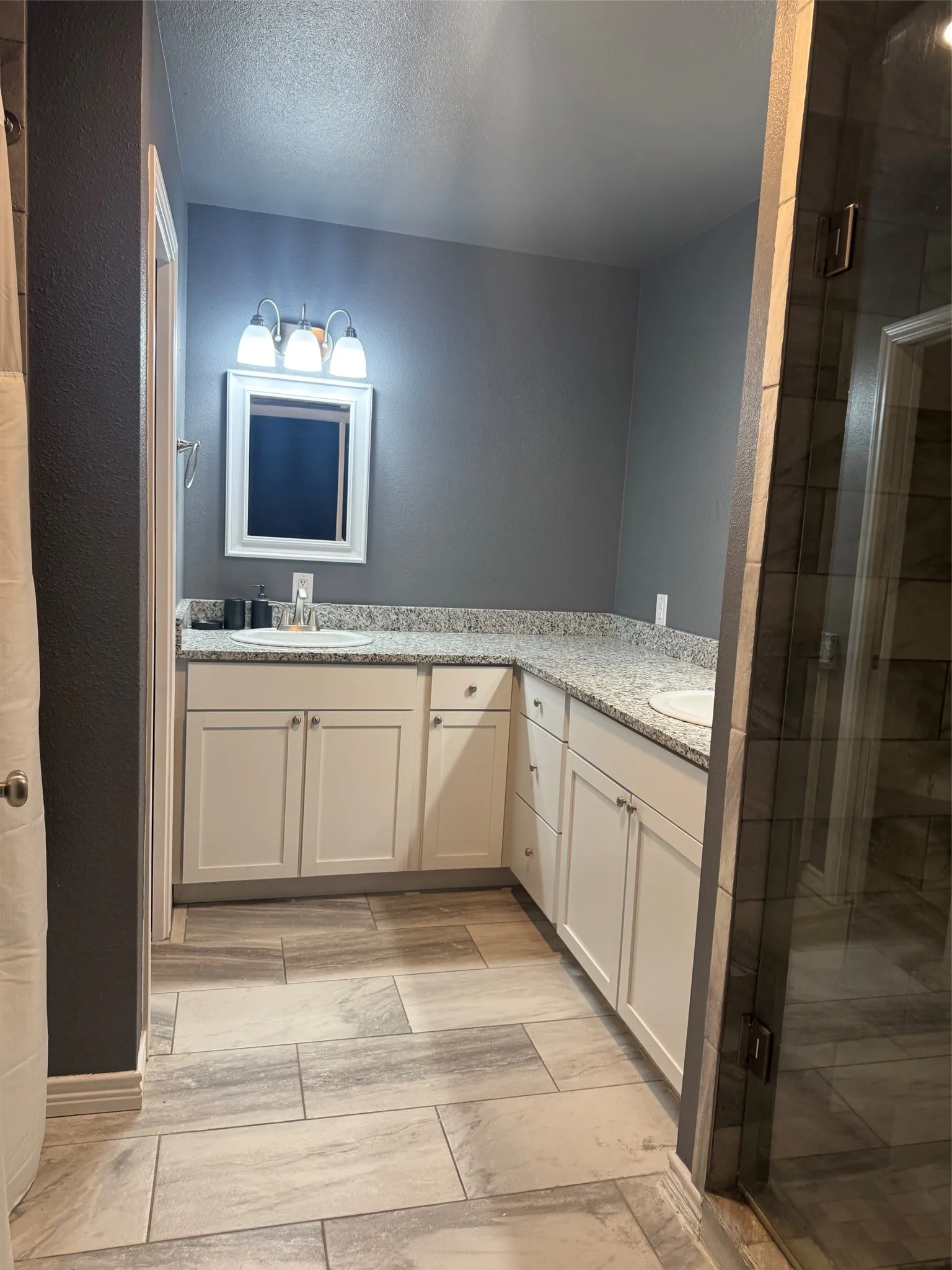 Single Family Residence For Rent in Hood County , 2923 River Ridge Court, Granbury, Texas 76048, 3 Bedroom, 2 Bathroom, 2 Garage spaces, 1,364 Sqft, built in 2020, mls#21374385, Real Estate Agent in Granbury, Homes For Rent in Hood county, Homes For Rent in Granbury, Realtor in Granbury Texas, Real Estate Brokerage Independent Realty Texas, Luminita Cordes Realtor
