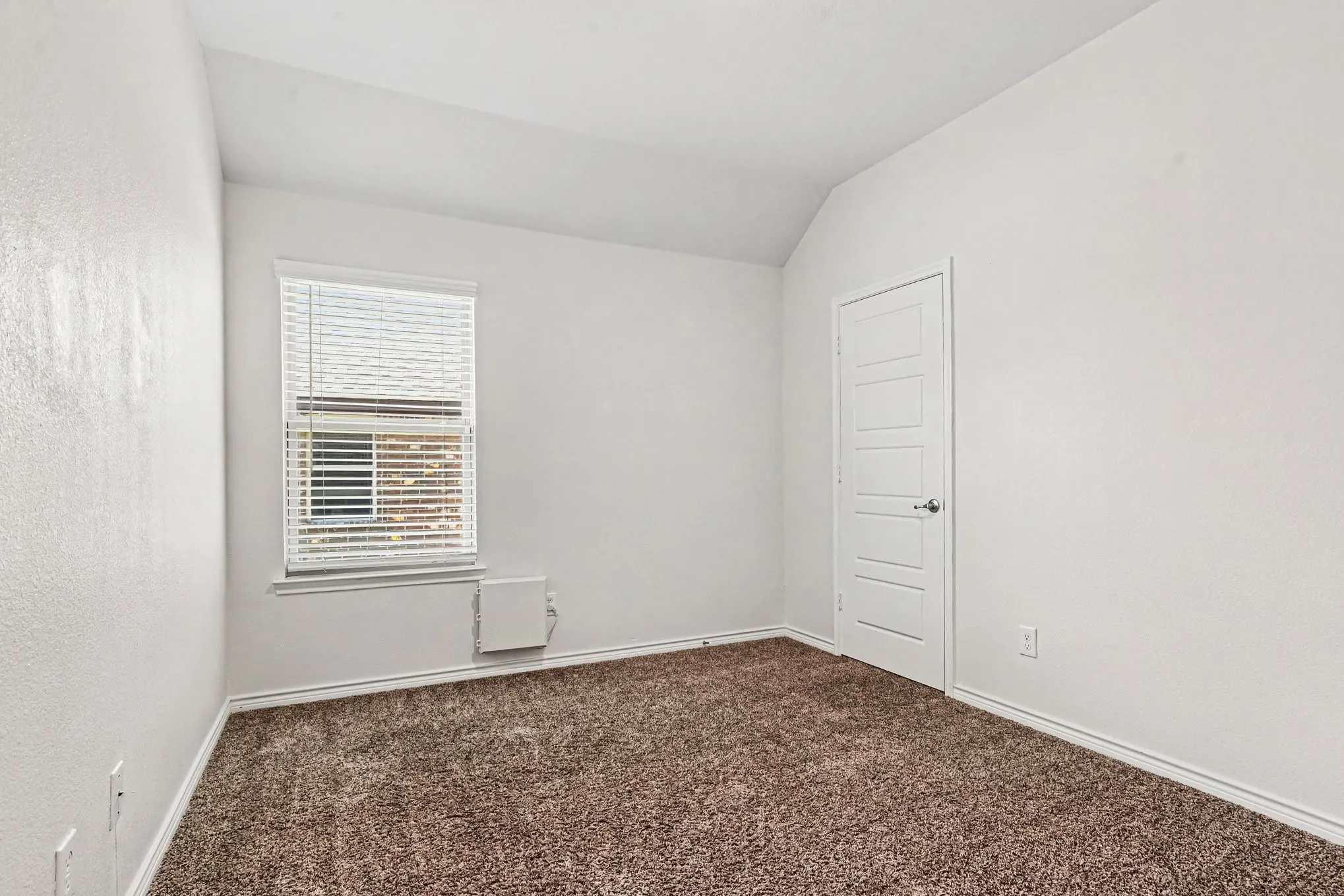 Single Family Residence For Sale in Hunt County , 127 Longhorn Pass, Caddo Mills, Texas 75135, 4 Bedroom, 2 Bathroom, 2 Garage spaces, 2,023 Sqft, built in 2020, mls#21373818, Real Estate Agent in Caddo Mills, Homes For Sale in Hunt county, Homes For Sale in Caddo Mills, Realtor in Caddo Mills Texas, Real Estate Brokerage Independent Realty Texas, Luminita Cordes Realtor