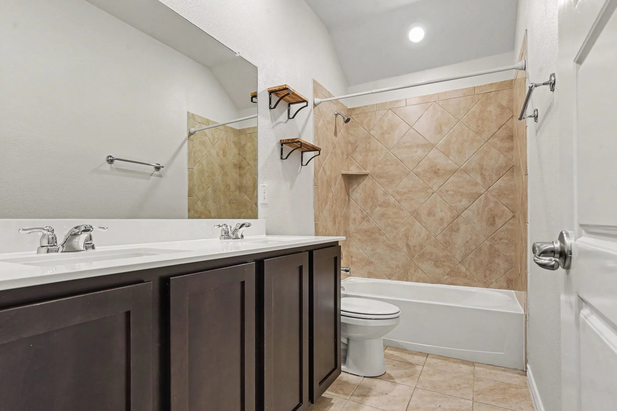 Single Family Residence For Sale in Hunt County , 127 Longhorn Pass, Caddo Mills, Texas 75135, 4 Bedroom, 2 Bathroom, 2 Garage spaces, 2,023 Sqft, built in 2020, mls#21373818, Real Estate Agent in Caddo Mills, Homes For Sale in Hunt county, Homes For Sale in Caddo Mills, Realtor in Caddo Mills Texas, Real Estate Brokerage Independent Realty Texas, Luminita Cordes Realtor