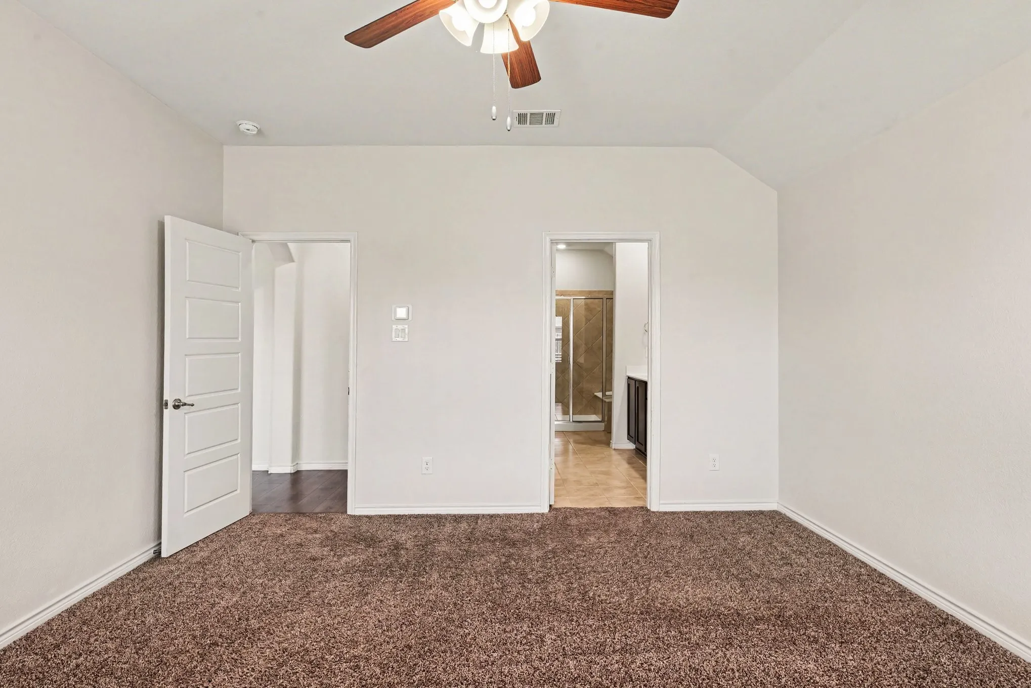 Single Family Residence For Sale in Hunt County , 127 Longhorn Pass, Caddo Mills, Texas 75135, 4 Bedroom, 2 Bathroom, 2 Garage spaces, 2,023 Sqft, built in 2020, mls#21373818, Real Estate Agent in Caddo Mills, Homes For Sale in Hunt county, Homes For Sale in Caddo Mills, Realtor in Caddo Mills Texas, Real Estate Brokerage Independent Realty Texas, Luminita Cordes Realtor