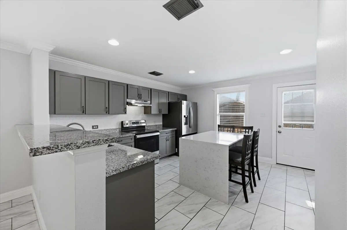Single Family Residence For Sale in Dallas County , 7739 Buford Drive, Dallas, Texas 75241, 3 Bedroom, 2 Bathroom, 2 Garage spaces, 1,260 Sqft, built in 2003, mls#21374091, Real Estate Agent in Dallas, Homes For Sale in Dallas county, Homes For Sale in Dallas, Realtor in Dallas Texas, Real Estate Brokerage Independent Realty Texas, Luminita Cordes Realtor