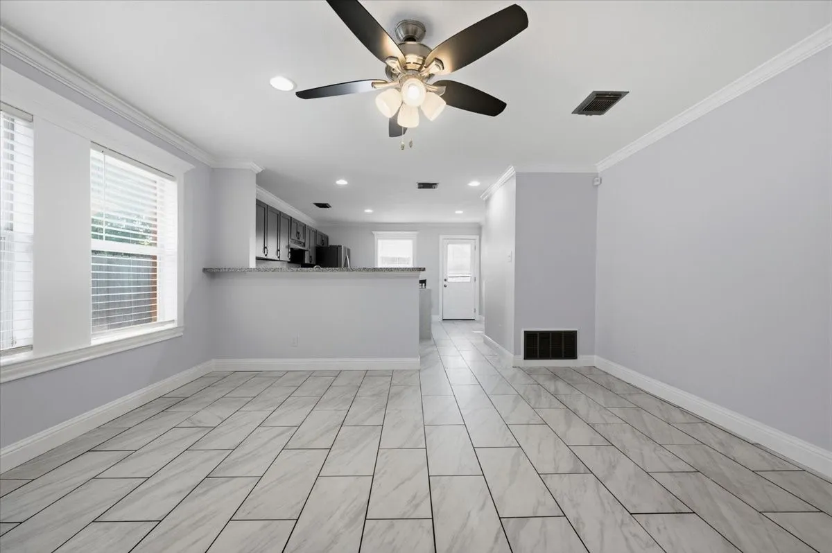 Single Family Residence For Sale in Dallas County , 7739 Buford Drive, Dallas, Texas 75241, 3 Bedroom, 2 Bathroom, 2 Garage spaces, 1,260 Sqft, built in 2003, mls#21374091, Real Estate Agent in Dallas, Homes For Sale in Dallas county, Homes For Sale in Dallas, Realtor in Dallas Texas, Real Estate Brokerage Independent Realty Texas, Luminita Cordes Realtor