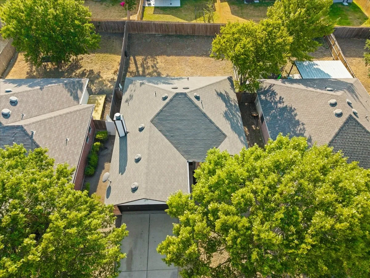 Single Family Residence For Sale in Dallas County , 7739 Buford Drive, Dallas, Texas 75241, 3 Bedroom, 2 Bathroom, 2 Garage spaces, 1,260 Sqft, built in 2003, mls#21374091, Real Estate Agent in Dallas, Homes For Sale in Dallas county, Homes For Sale in Dallas, Realtor in Dallas Texas, Real Estate Brokerage Independent Realty Texas, Luminita Cordes Realtor