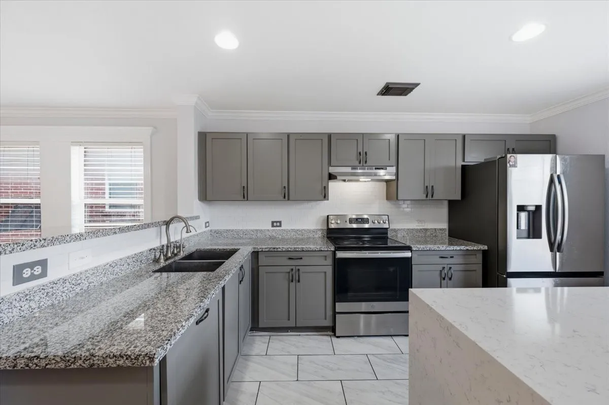 Single Family Residence For Sale in Dallas County , 7739 Buford Drive, Dallas, Texas 75241, 3 Bedroom, 2 Bathroom, 2 Garage spaces, 1,260 Sqft, built in 2003, mls#21374091, Real Estate Agent in Dallas, Homes For Sale in Dallas county, Homes For Sale in Dallas, Realtor in Dallas Texas, Real Estate Brokerage Independent Realty Texas, Luminita Cordes Realtor