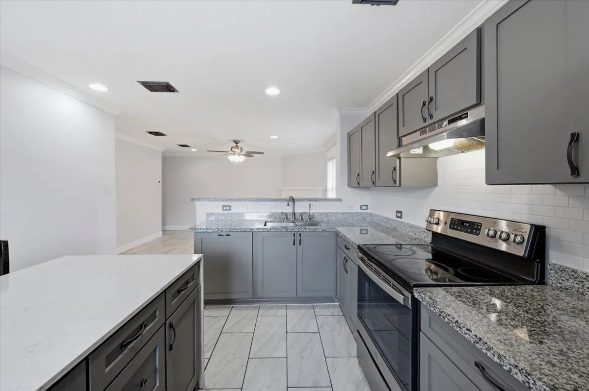 Single Family Residence For Sale in Dallas County , 7739 Buford Drive, Dallas, Texas 75241, 3 Bedroom, 2 Bathroom, 2 Garage spaces, 1,260 Sqft, built in 2003, mls#21374091, Real Estate Agent in Dallas, Homes For Sale in Dallas county, Homes For Sale in Dallas, Realtor in Dallas Texas, Real Estate Brokerage Independent Realty Texas, Luminita Cordes Realtor