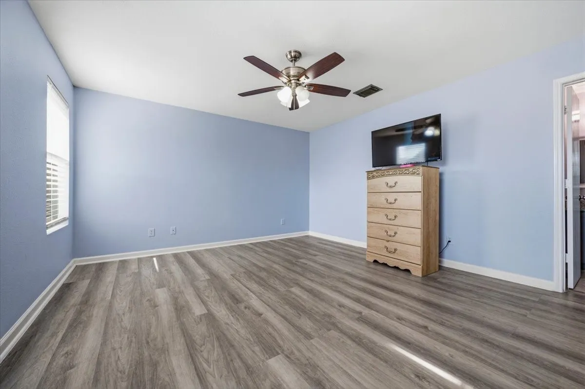 Single Family Residence For Sale in Dallas County , 7739 Buford Drive, Dallas, Texas 75241, 3 Bedroom, 2 Bathroom, 2 Garage spaces, 1,260 Sqft, built in 2003, mls#21374091, Real Estate Agent in Dallas, Homes For Sale in Dallas county, Homes For Sale in Dallas, Realtor in Dallas Texas, Real Estate Brokerage Independent Realty Texas, Luminita Cordes Realtor
