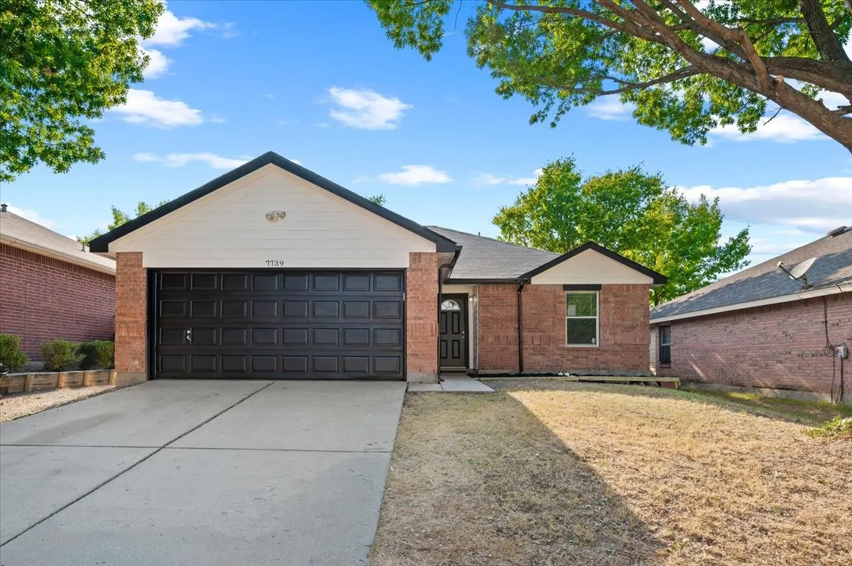 Single Family Residence For Sale in Dallas County , 7739 Buford Drive, Dallas, Texas 75241, 3 Bedroom, 2 Bathroom, 2 Garage spaces, 1,260 Sqft, built in 2003, mls#21374091, Real Estate Agent in Dallas, Homes For Sale in Dallas county, Homes For Sale in Dallas, Realtor in Dallas Texas, Real Estate Brokerage Independent Realty Texas, Luminita Cordes Realtor