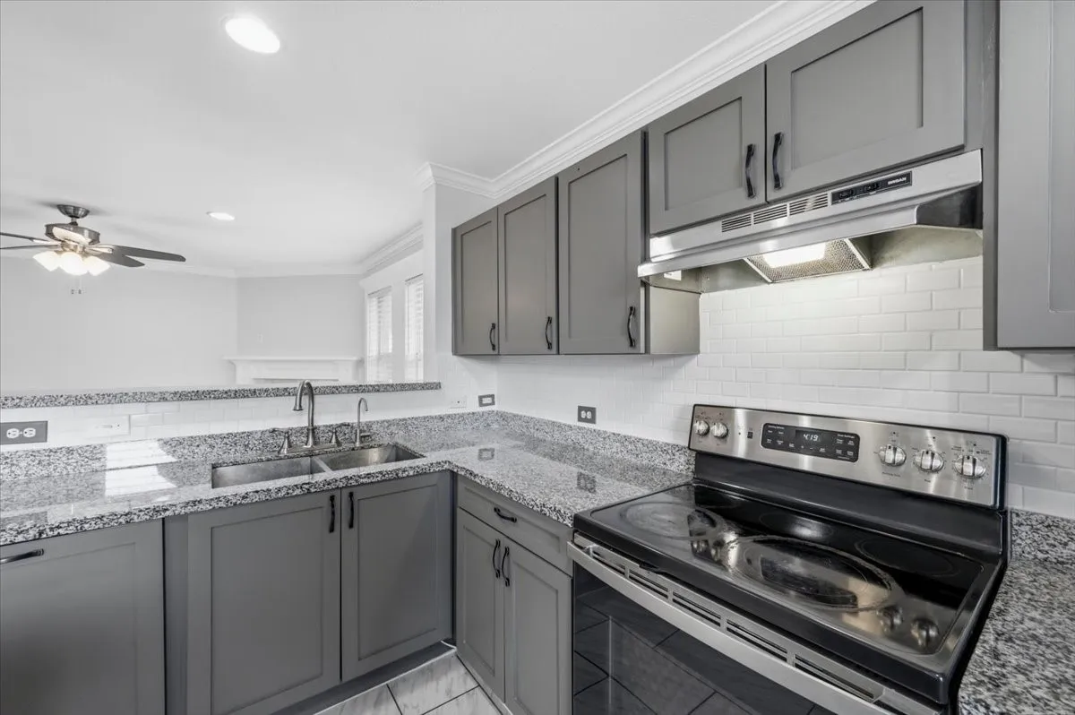 Single Family Residence For Sale in Dallas County , 7739 Buford Drive, Dallas, Texas 75241, 3 Bedroom, 2 Bathroom, 2 Garage spaces, 1,260 Sqft, built in 2003, mls#21374091, Real Estate Agent in Dallas, Homes For Sale in Dallas county, Homes For Sale in Dallas, Realtor in Dallas Texas, Real Estate Brokerage Independent Realty Texas, Luminita Cordes Realtor