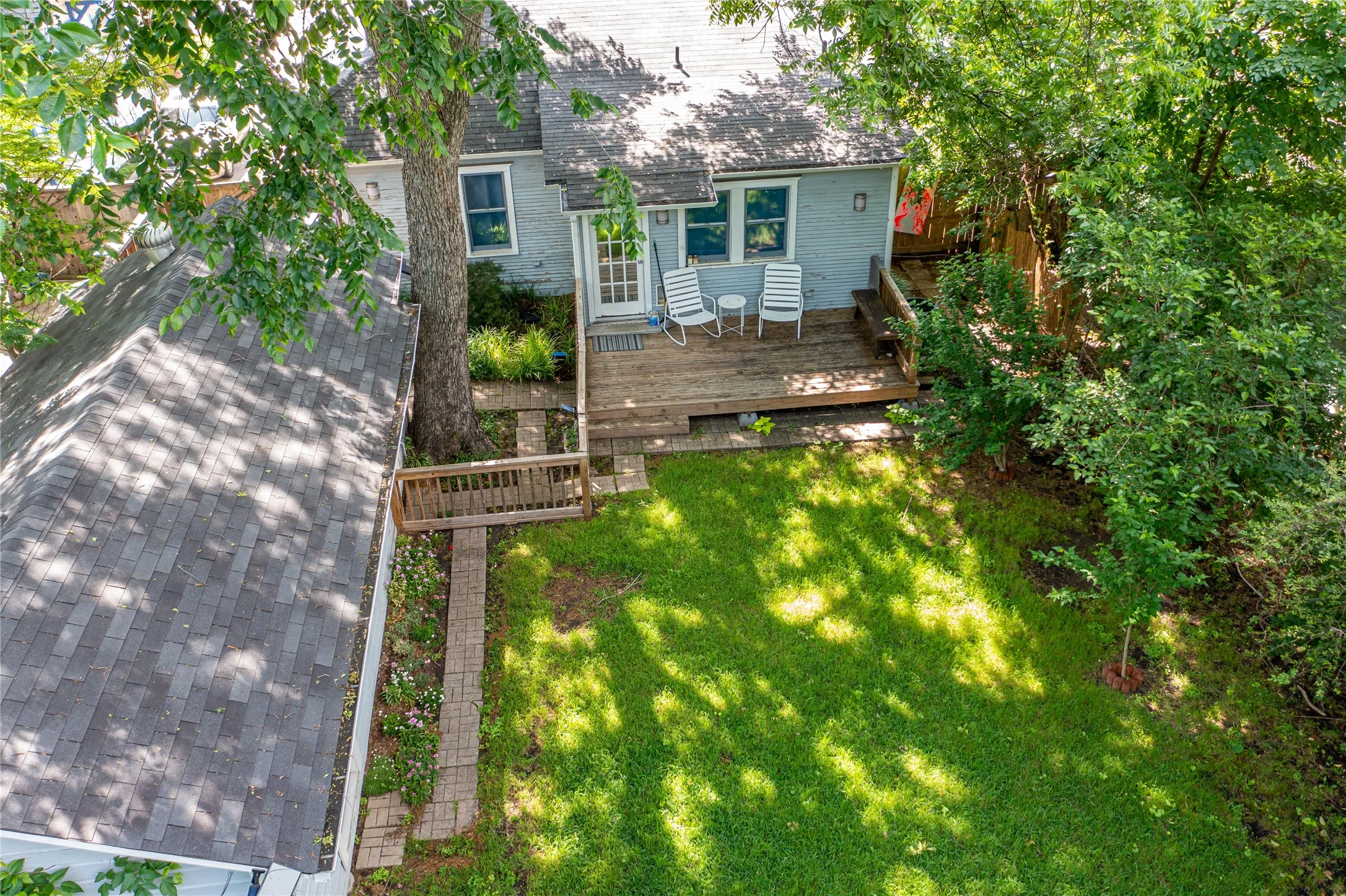 Single Family Residence For Rent in Dallas County , 5511 Worth Street, Dallas, Texas 75214, 3 Bedroom, 3 Bathroom, Garage spaces, 1,400 Sqft, built in 1931, mls#21374355, Real Estate Agent in Dallas, Homes For Rent in Dallas county, Homes For Rent in Dallas, Realtor in Dallas Texas, Real Estate Brokerage Independent Realty Texas, Luminita Cordes Realtor