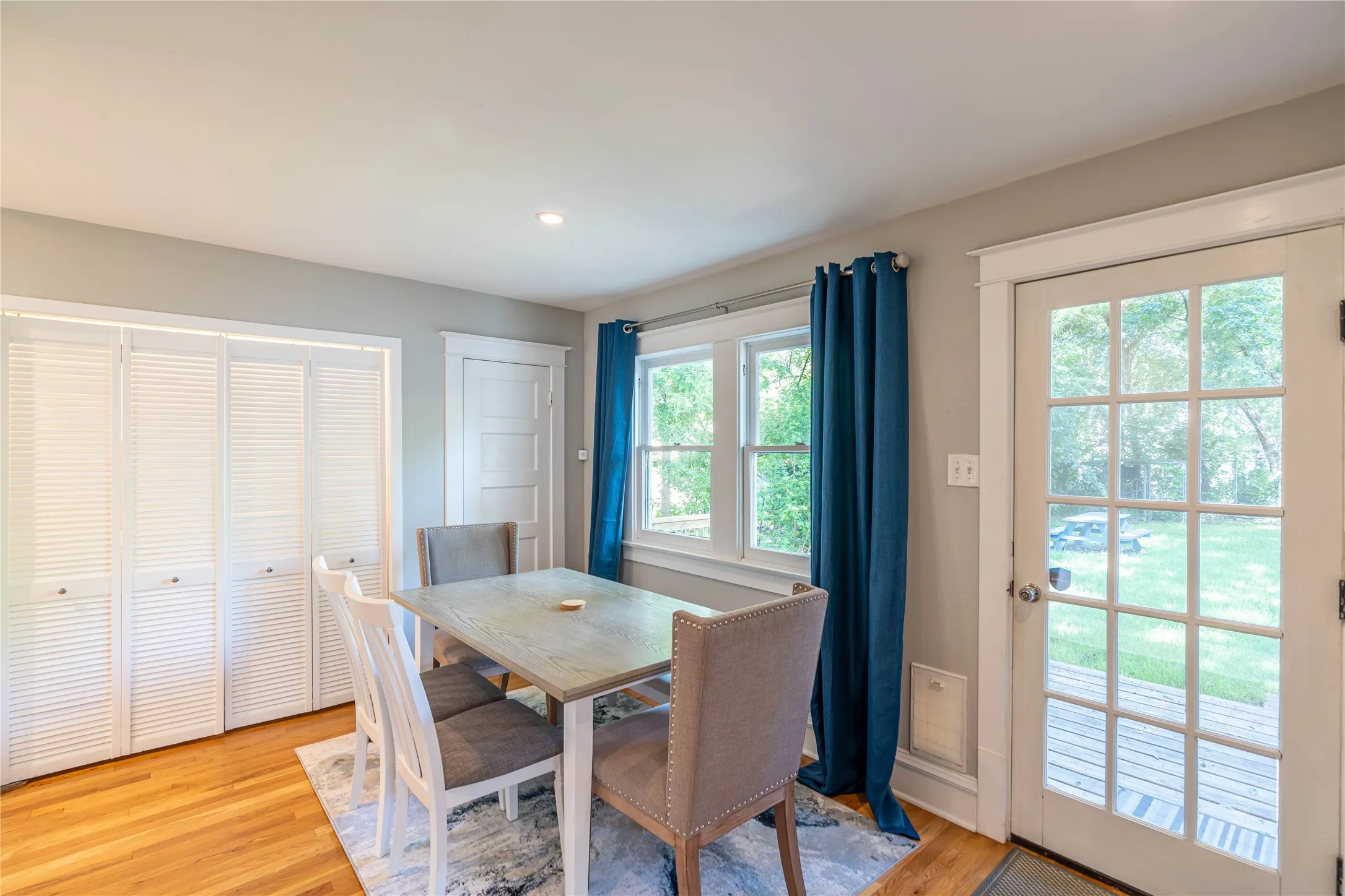 Single Family Residence For Rent in Dallas County , 5511 Worth Street, Dallas, Texas 75214, 3 Bedroom, 3 Bathroom, Garage spaces, 1,400 Sqft, built in 1931, mls#21374355, Real Estate Agent in Dallas, Homes For Rent in Dallas county, Homes For Rent in Dallas, Realtor in Dallas Texas, Real Estate Brokerage Independent Realty Texas, Luminita Cordes Realtor