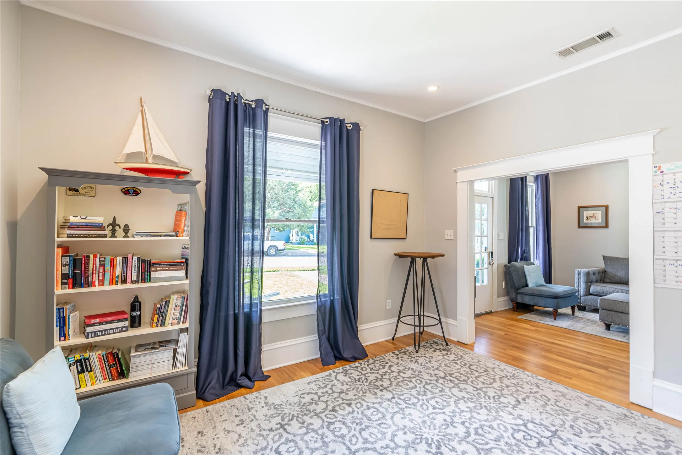 Single Family Residence For Rent in Dallas County , 5511 Worth Street, Dallas, Texas 75214, 3 Bedroom, 3 Bathroom, Garage spaces, 1,400 Sqft, built in 1931, mls#21374355, Real Estate Agent in Dallas, Homes For Rent in Dallas county, Homes For Rent in Dallas, Realtor in Dallas Texas, Real Estate Brokerage Independent Realty Texas, Luminita Cordes Realtor