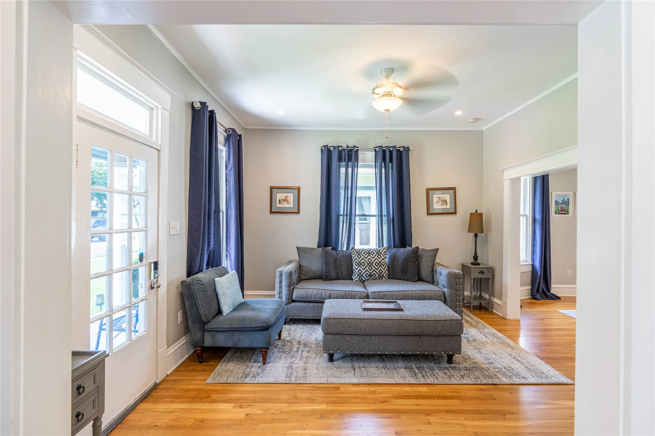 Single Family Residence For Rent in Dallas County , 5511 Worth Street, Dallas, Texas 75214, 3 Bedroom, 3 Bathroom, Garage spaces, 1,400 Sqft, built in 1931, mls#21374355, Real Estate Agent in Dallas, Homes For Rent in Dallas county, Homes For Rent in Dallas, Realtor in Dallas Texas, Real Estate Brokerage Independent Realty Texas, Luminita Cordes Realtor