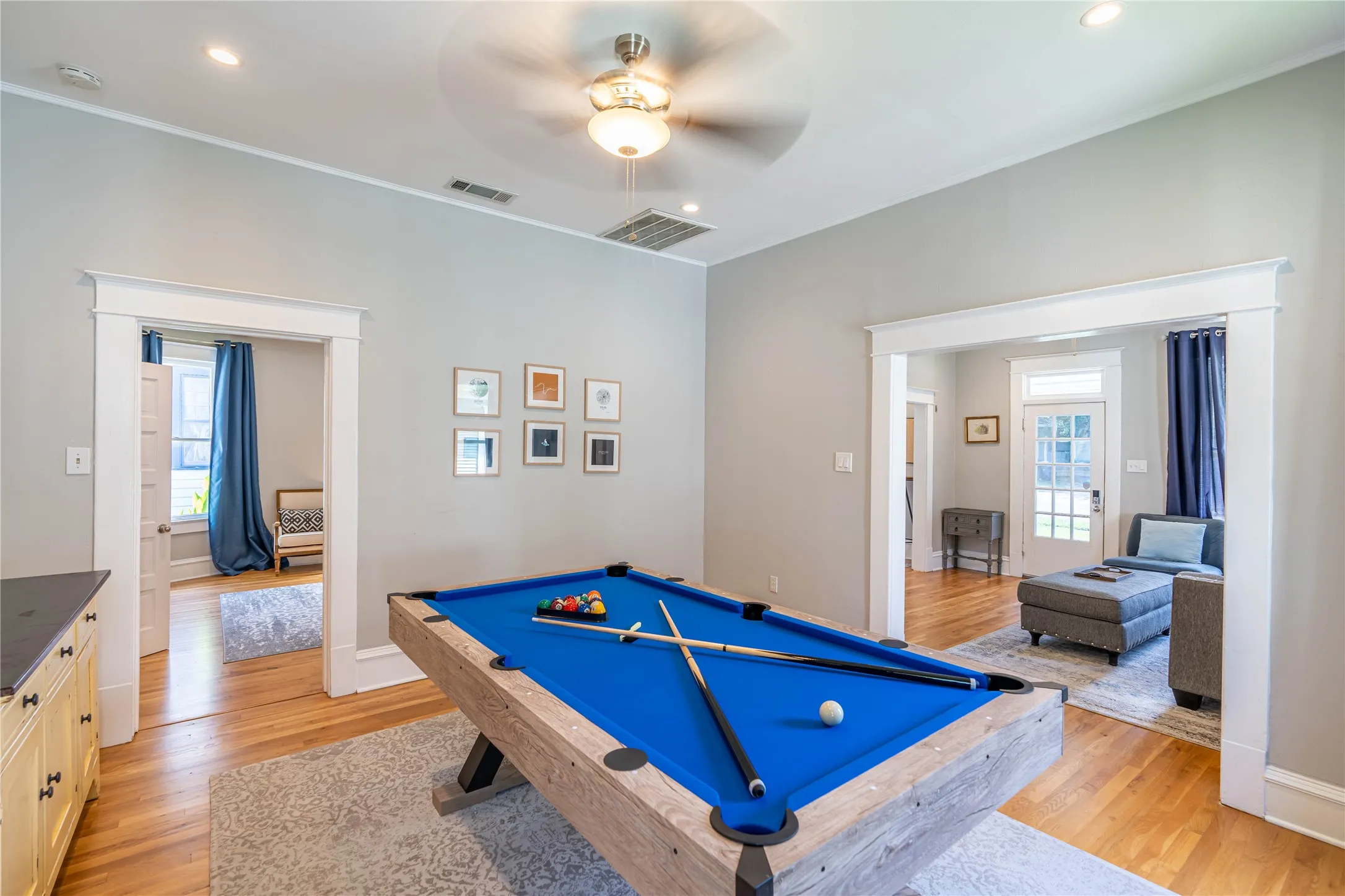 Single Family Residence For Rent in Dallas County , 5511 Worth Street, Dallas, Texas 75214, 3 Bedroom, 3 Bathroom, Garage spaces, 1,400 Sqft, built in 1931, mls#21374355, Real Estate Agent in Dallas, Homes For Rent in Dallas county, Homes For Rent in Dallas, Realtor in Dallas Texas, Real Estate Brokerage Independent Realty Texas, Luminita Cordes Realtor