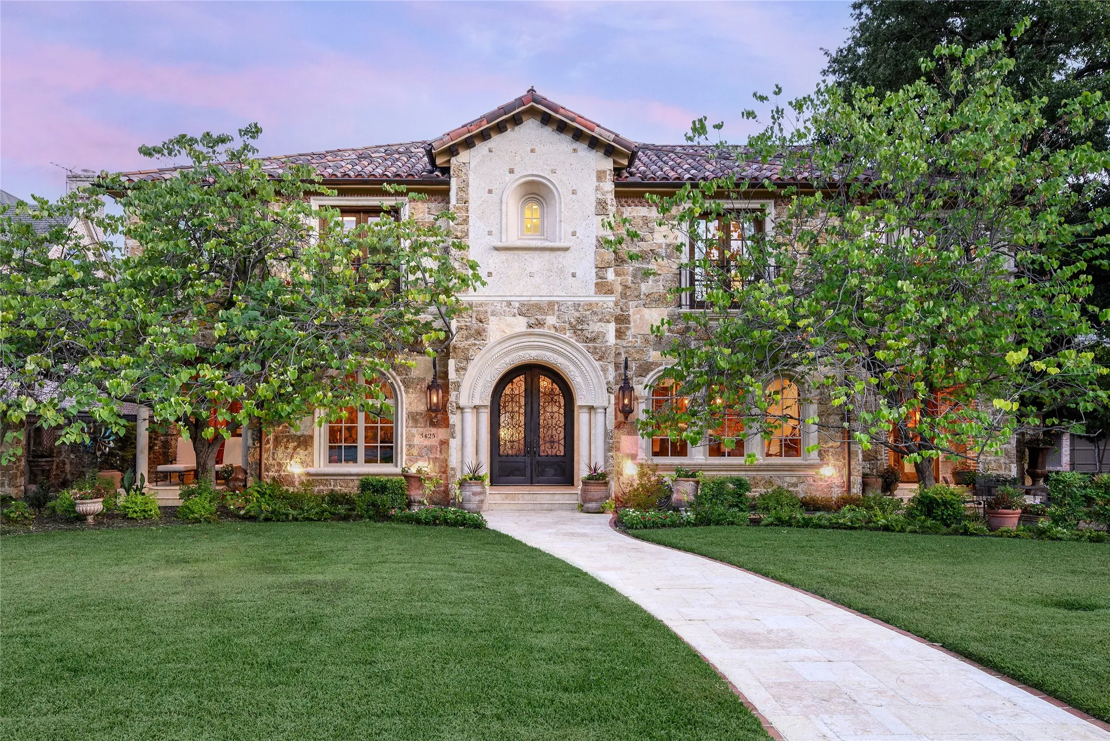 Single Family Residence For Sale in Dallas County , 3425 Wentwood Drive, University Park, Texas 75225, 5 Bedroom, 8 Bathroom, 3 Garage spaces, 7,181 Sqft, built in 2006, mls#21345736, Real Estate Agent in University Park, Homes For Sale in Dallas county, Homes For Sale in University Park, Realtor in University Park Texas, Real Estate Brokerage Independent Realty Texas, Luminita Cordes Realtor