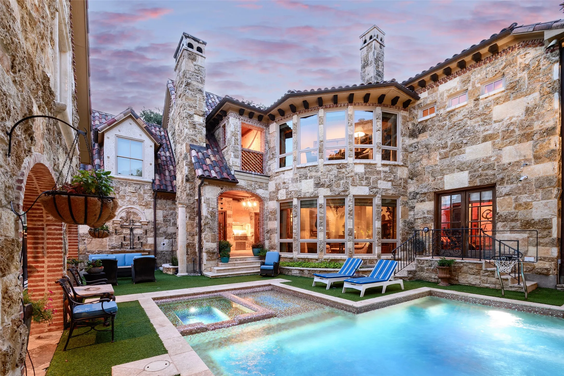Single Family Residence For Sale in Dallas County , 3425 Wentwood Drive, University Park, Texas 75225, 5 Bedroom, 8 Bathroom, 3 Garage spaces, 7,181 Sqft, built in 2006, mls#21345736, Real Estate Agent in University Park, Homes For Sale in Dallas county, Homes For Sale in University Park, Realtor in University Park Texas, Real Estate Brokerage Independent Realty Texas, Luminita Cordes Realtor