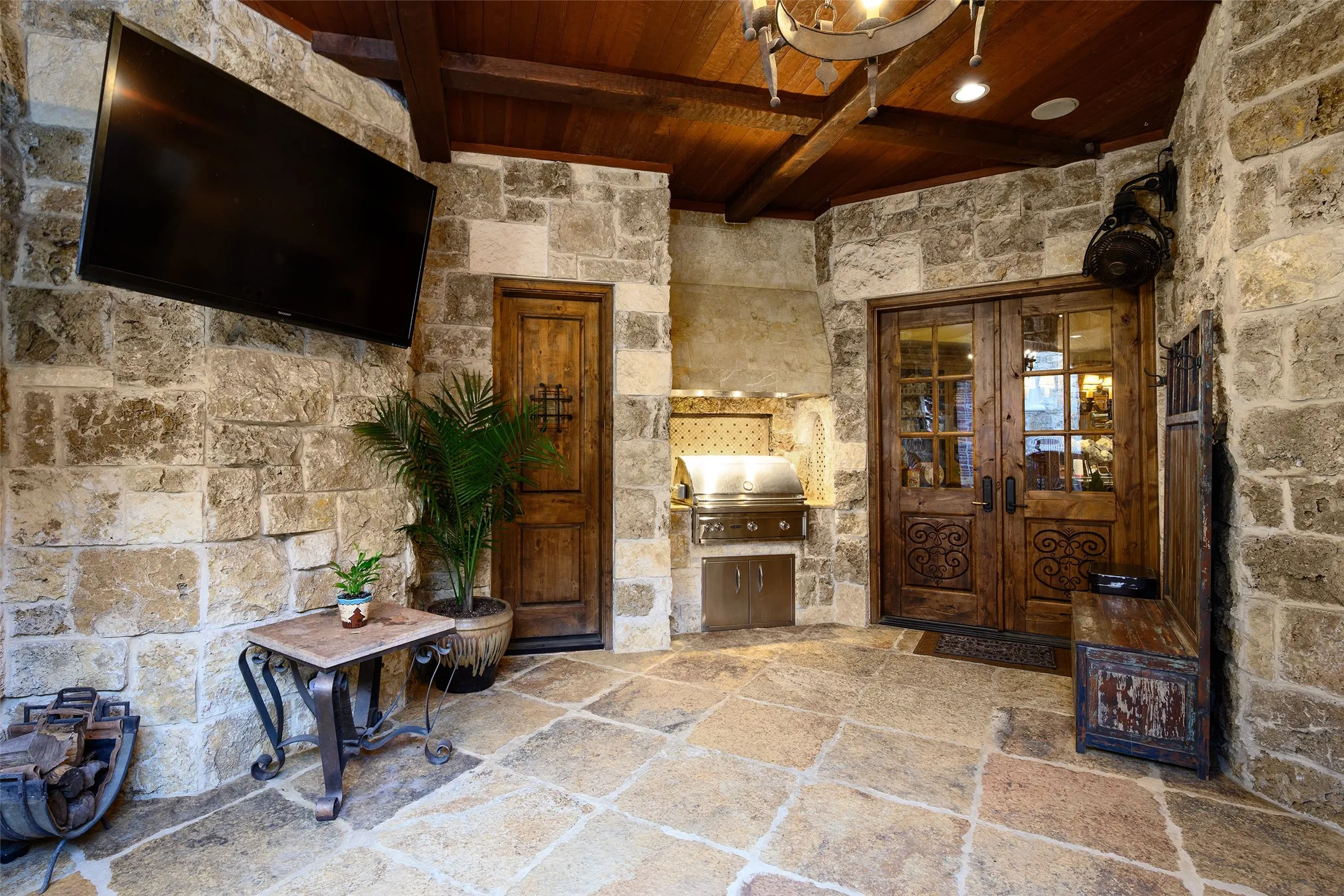 Single Family Residence For Sale in Dallas County , 3425 Wentwood Drive, University Park, Texas 75225, 5 Bedroom, 8 Bathroom, 3 Garage spaces, 7,181 Sqft, built in 2006, mls#21345736, Real Estate Agent in University Park, Homes For Sale in Dallas county, Homes For Sale in University Park, Realtor in University Park Texas, Real Estate Brokerage Independent Realty Texas, Luminita Cordes Realtor