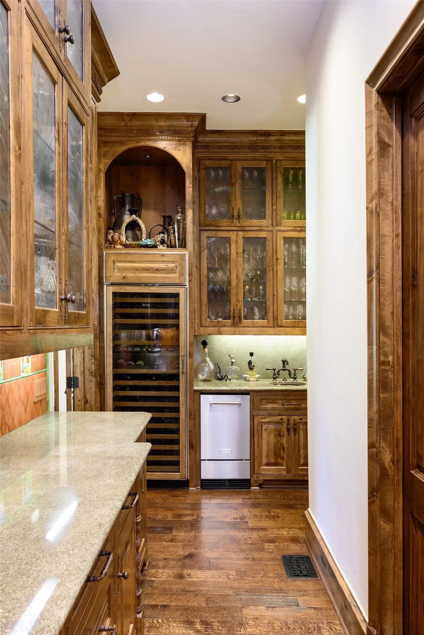 Single Family Residence For Sale in Dallas County , 3425 Wentwood Drive, University Park, Texas 75225, 5 Bedroom, 8 Bathroom, 3 Garage spaces, 7,181 Sqft, built in 2006, mls#21345736, Real Estate Agent in University Park, Homes For Sale in Dallas county, Homes For Sale in University Park, Realtor in University Park Texas, Real Estate Brokerage Independent Realty Texas, Luminita Cordes Realtor