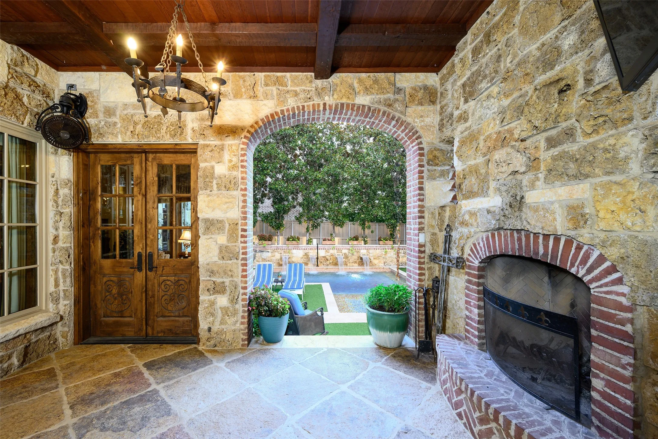 Single Family Residence For Sale in Dallas County , 3425 Wentwood Drive, University Park, Texas 75225, 5 Bedroom, 8 Bathroom, 3 Garage spaces, 7,181 Sqft, built in 2006, mls#21345736, Real Estate Agent in University Park, Homes For Sale in Dallas county, Homes For Sale in University Park, Realtor in University Park Texas, Real Estate Brokerage Independent Realty Texas, Luminita Cordes Realtor