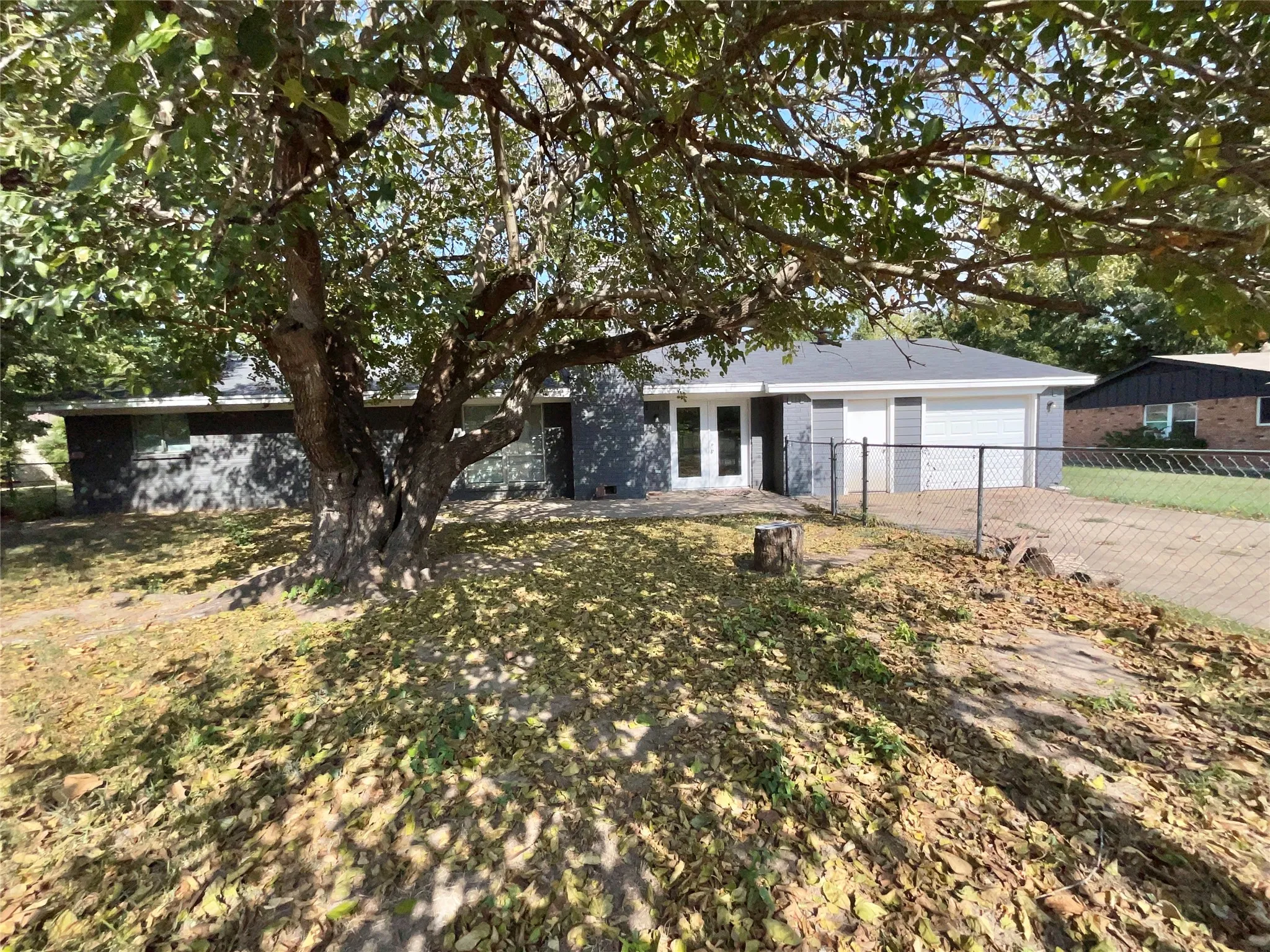 Single Family Residence For Sale in Hunt County , 3008 Arapaho Road, Commerce, Texas 75428, 3 Bedroom, 2 Bathroom, 1 Garage spaces, 1,917 Sqft, built in 1963, mls#21373720, Real Estate Agent in Commerce, Homes For Sale in Hunt county, Homes For Sale in Commerce, Realtor in Commerce Texas, Real Estate Brokerage Independent Realty Texas, Luminita Cordes Realtor
