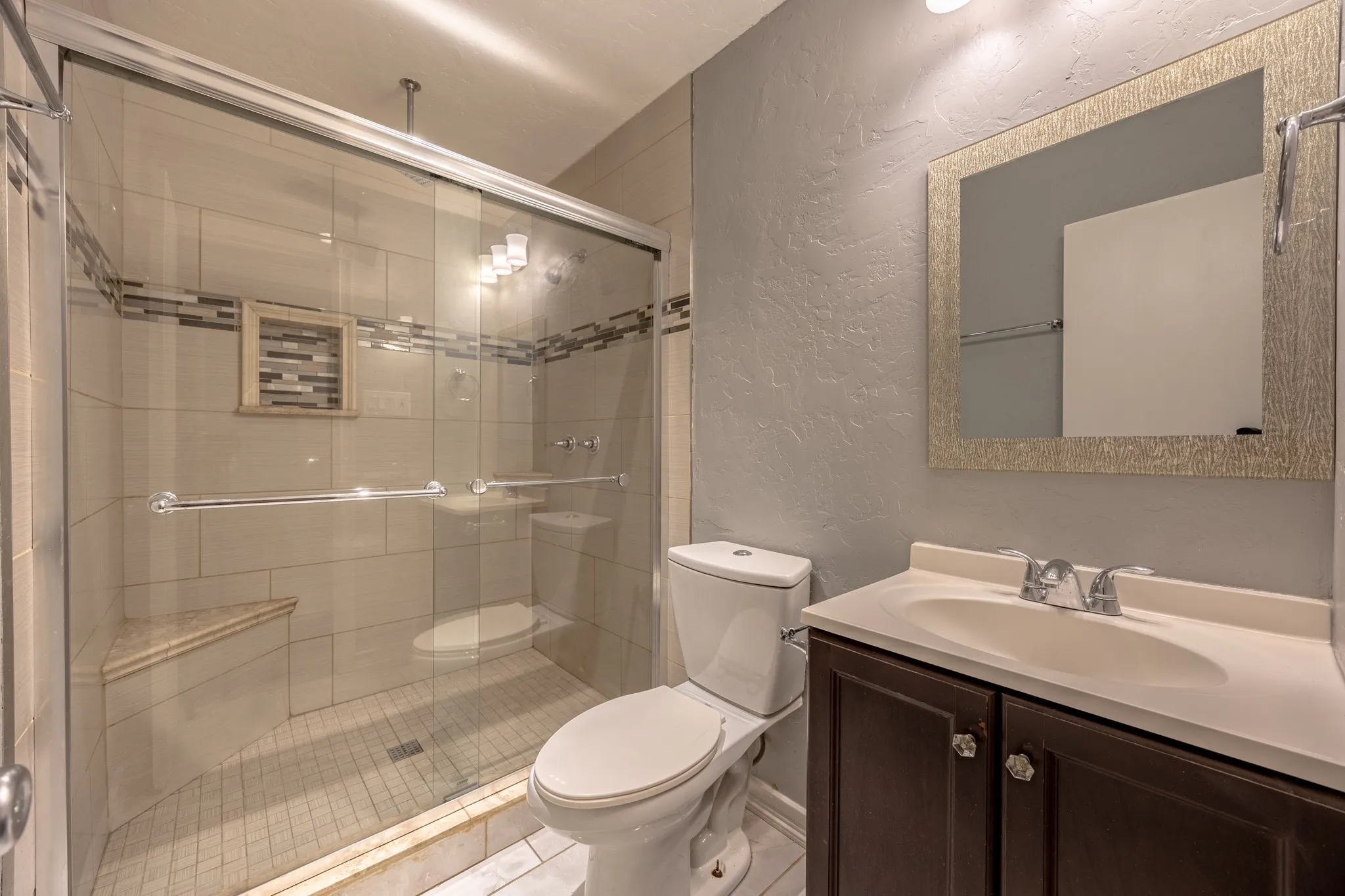 Single Family Residence For Sale in Tarrant County , 6704 Trailwood Drive, Forest Hill, Texas 76140, 3 Bedroom, 2 Bathroom, 2 Garage spaces, 1,255 Sqft, built in 1971, mls#21371654, Real Estate Agent in Forest Hill, Homes For Sale in Tarrant county, Homes For Sale in Forest Hill, Realtor in Forest Hill Texas, Real Estate Brokerage Independent Realty Texas, Luminita Cordes Realtor
