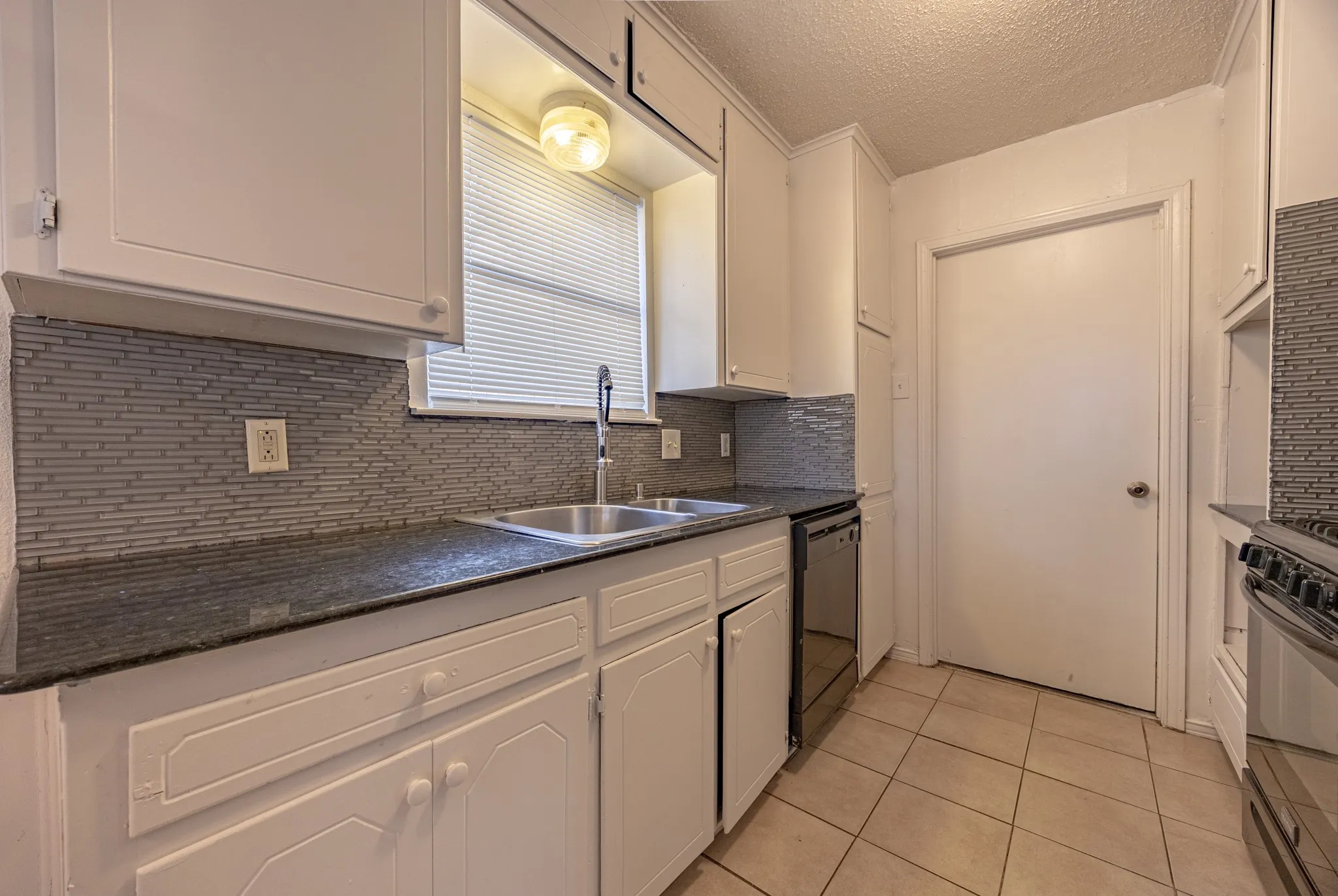 Single Family Residence For Sale in Tarrant County , 6704 Trailwood Drive, Forest Hill, Texas 76140, 3 Bedroom, 2 Bathroom, 2 Garage spaces, 1,255 Sqft, built in 1971, mls#21371654, Real Estate Agent in Forest Hill, Homes For Sale in Tarrant county, Homes For Sale in Forest Hill, Realtor in Forest Hill Texas, Real Estate Brokerage Independent Realty Texas, Luminita Cordes Realtor