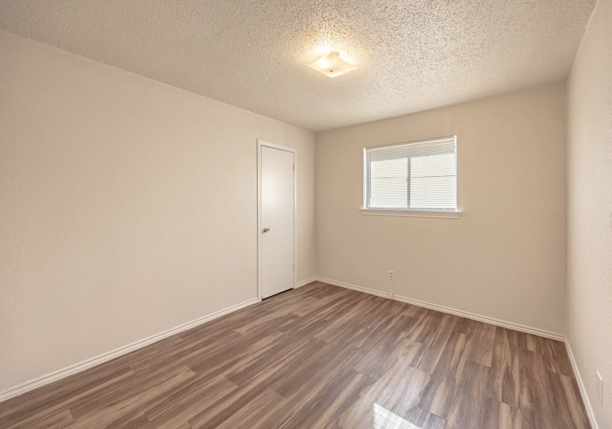 Single Family Residence For Sale in Tarrant County , 6704 Trailwood Drive, Forest Hill, Texas 76140, 3 Bedroom, 2 Bathroom, 2 Garage spaces, 1,255 Sqft, built in 1971, mls#21371654, Real Estate Agent in Forest Hill, Homes For Sale in Tarrant county, Homes For Sale in Forest Hill, Realtor in Forest Hill Texas, Real Estate Brokerage Independent Realty Texas, Luminita Cordes Realtor