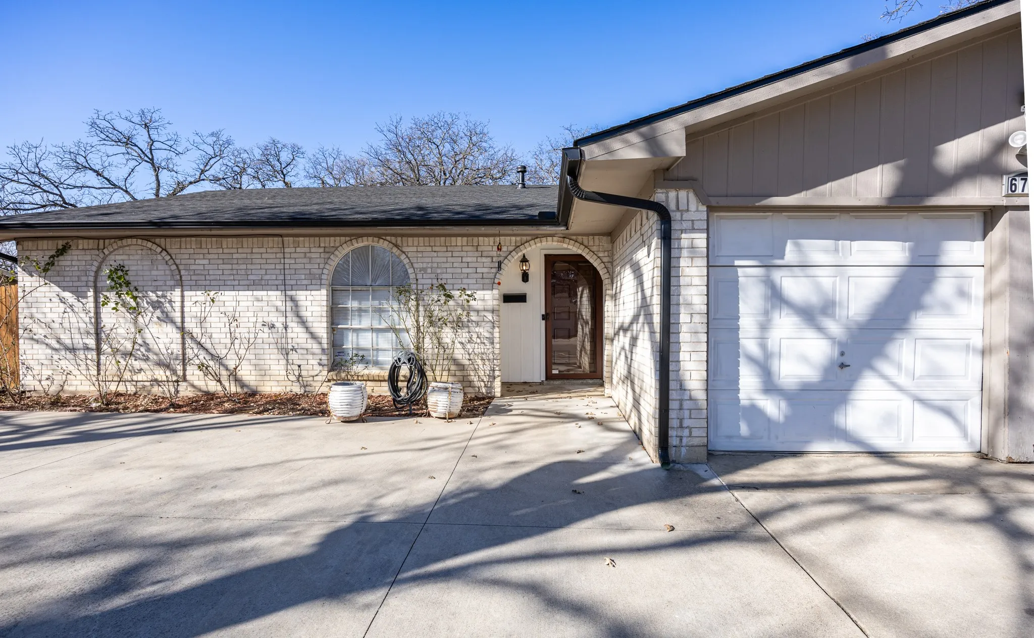 Single Family Residence For Sale in Tarrant County , 6704 Trailwood Drive, Forest Hill, Texas 76140, 3 Bedroom, 2 Bathroom, 2 Garage spaces, 1,255 Sqft, built in 1971, mls#21371654, Real Estate Agent in Forest Hill, Homes For Sale in Tarrant county, Homes For Sale in Forest Hill, Realtor in Forest Hill Texas, Real Estate Brokerage Independent Realty Texas, Luminita Cordes Realtor