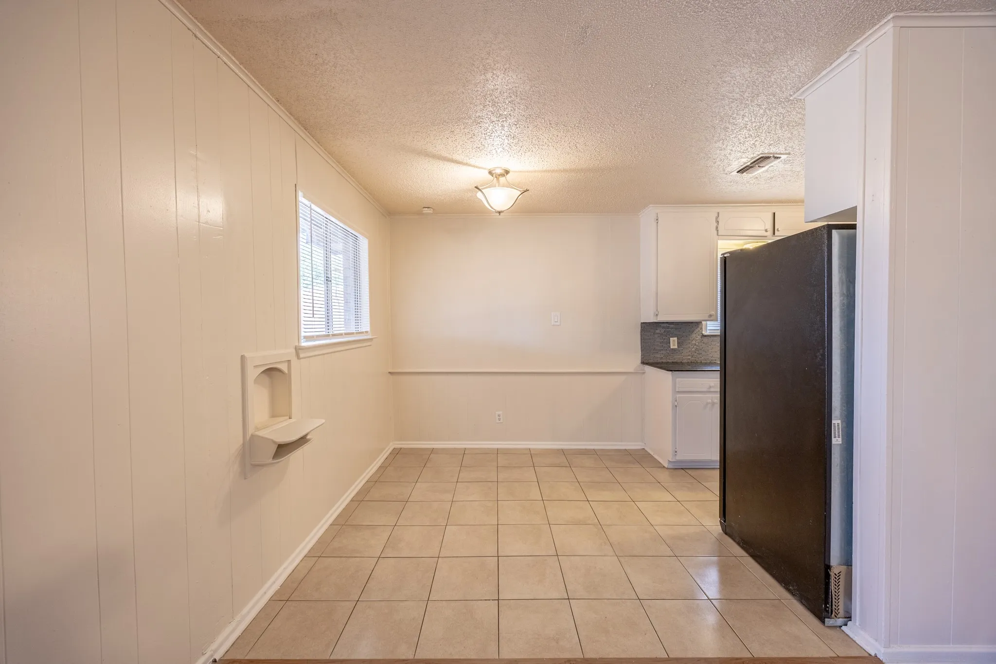 Single Family Residence For Sale in Tarrant County , 6704 Trailwood Drive, Forest Hill, Texas 76140, 3 Bedroom, 2 Bathroom, 2 Garage spaces, 1,255 Sqft, built in 1971, mls#21371654, Real Estate Agent in Forest Hill, Homes For Sale in Tarrant county, Homes For Sale in Forest Hill, Realtor in Forest Hill Texas, Real Estate Brokerage Independent Realty Texas, Luminita Cordes Realtor