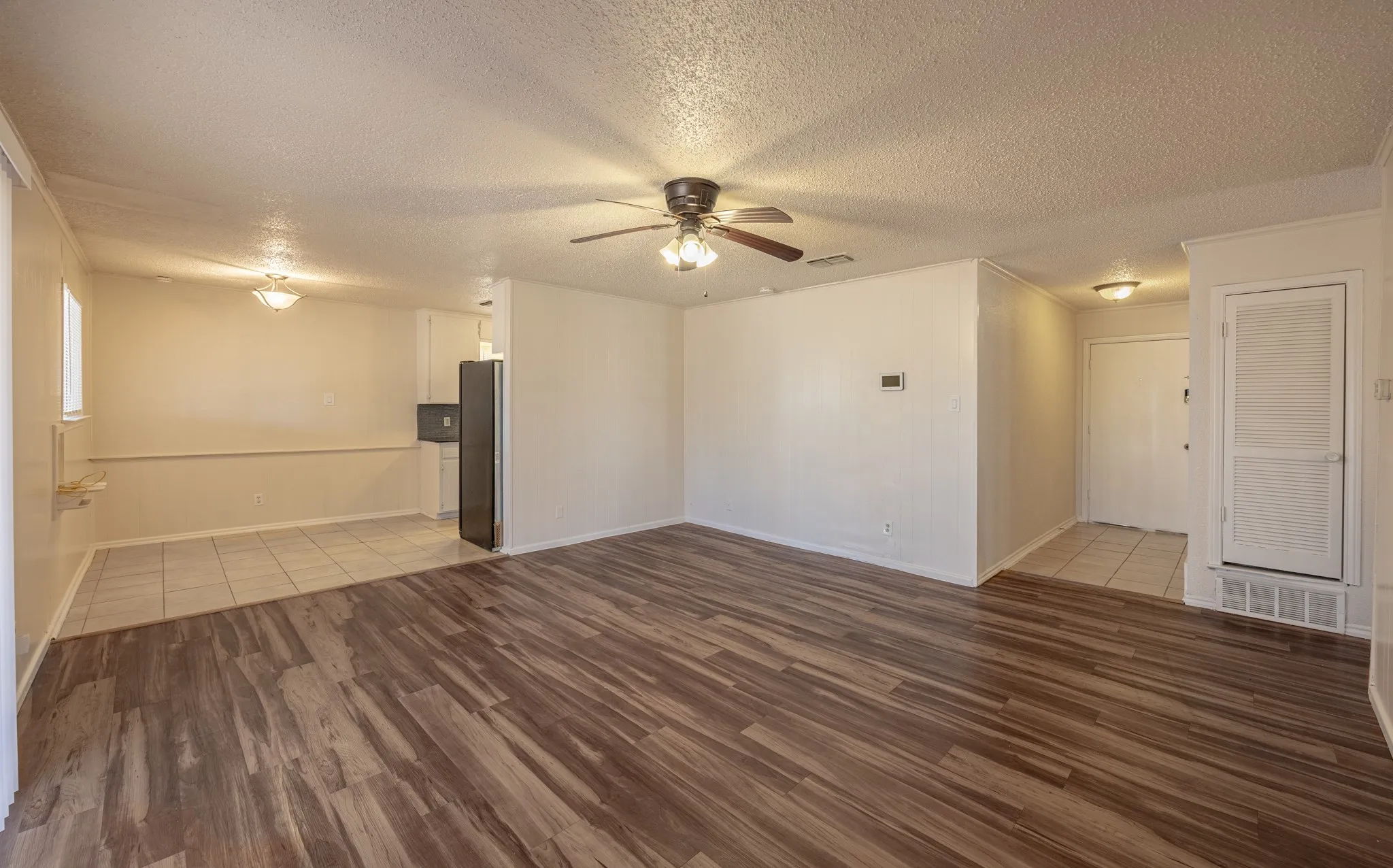 Single Family Residence For Sale in Tarrant County , 6704 Trailwood Drive, Forest Hill, Texas 76140, 3 Bedroom, 2 Bathroom, 2 Garage spaces, 1,255 Sqft, built in 1971, mls#21371654, Real Estate Agent in Forest Hill, Homes For Sale in Tarrant county, Homes For Sale in Forest Hill, Realtor in Forest Hill Texas, Real Estate Brokerage Independent Realty Texas, Luminita Cordes Realtor