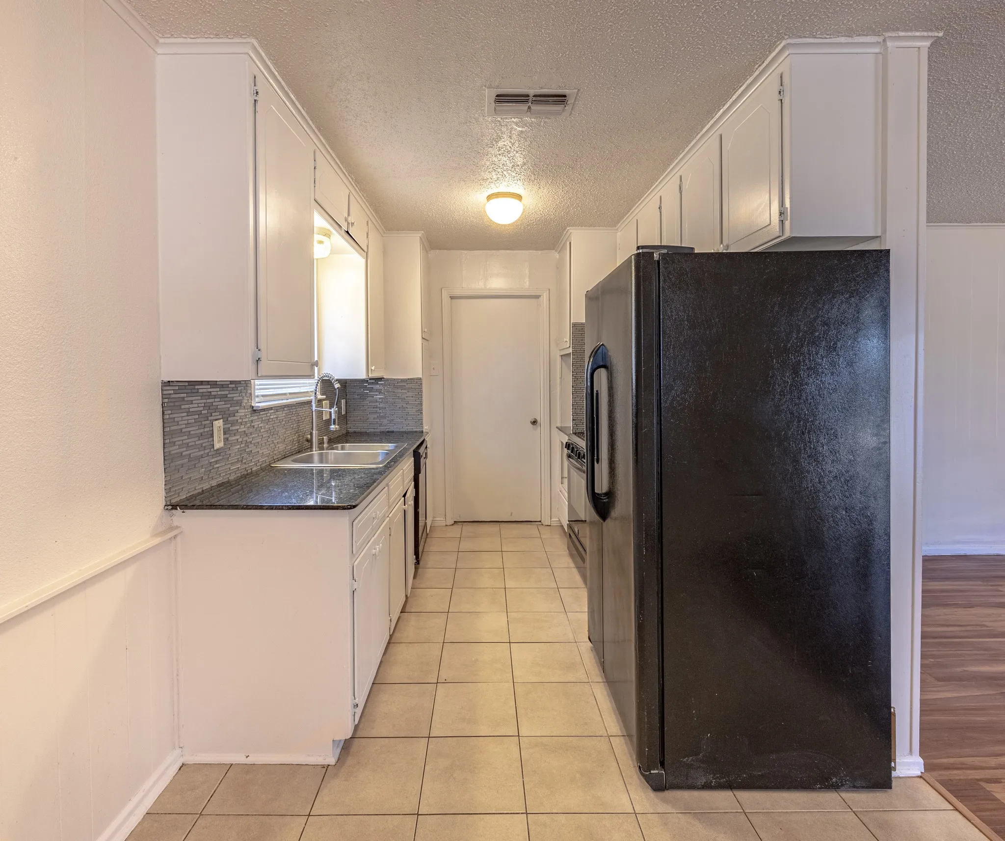 Single Family Residence For Sale in Tarrant County , 6704 Trailwood Drive, Forest Hill, Texas 76140, 3 Bedroom, 2 Bathroom, 2 Garage spaces, 1,255 Sqft, built in 1971, mls#21371654, Real Estate Agent in Forest Hill, Homes For Sale in Tarrant county, Homes For Sale in Forest Hill, Realtor in Forest Hill Texas, Real Estate Brokerage Independent Realty Texas, Luminita Cordes Realtor
