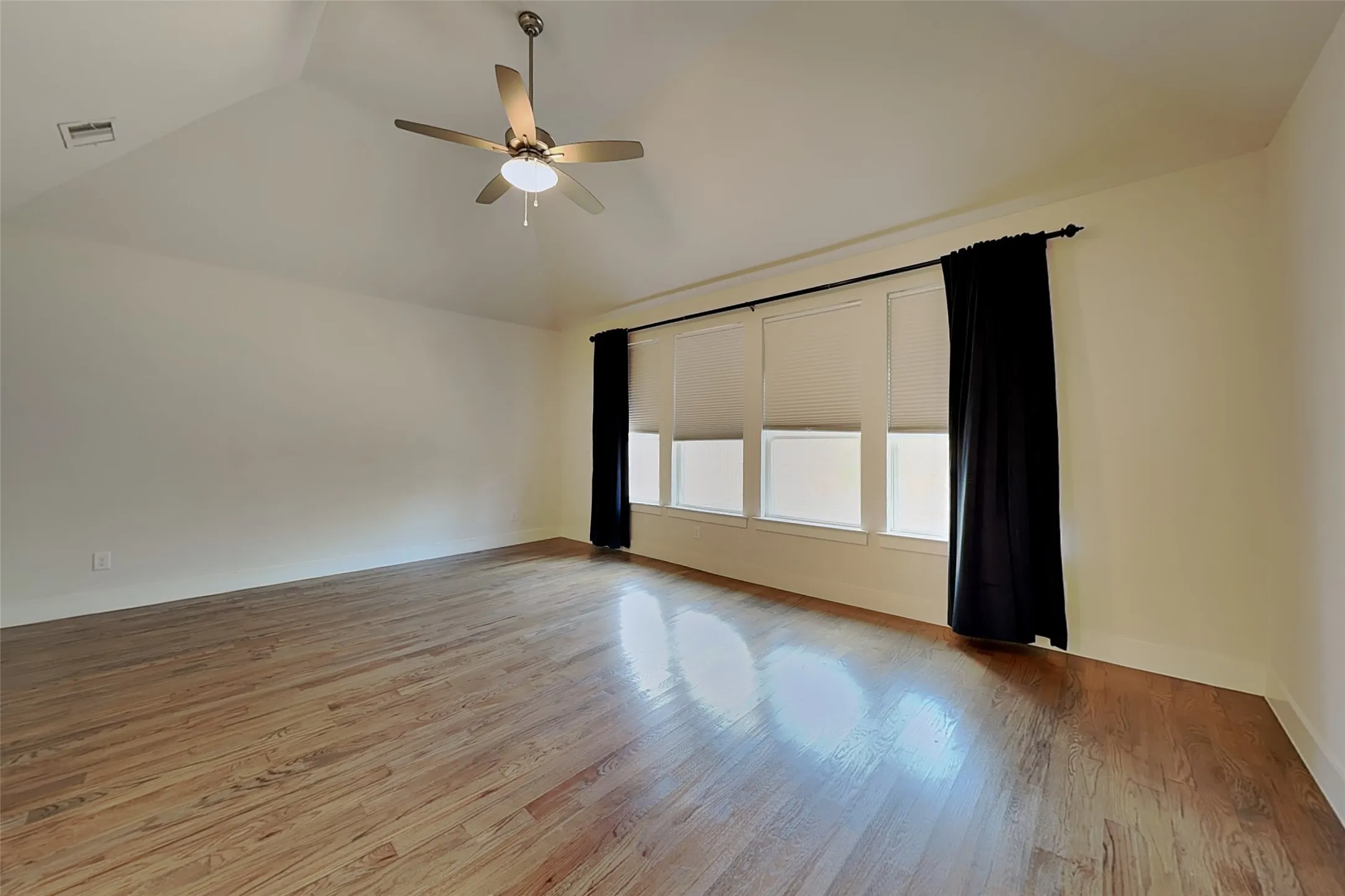 Single Family Residence For Rent in Denton County , 4432 Tall Knight Lane, Carrollton, Texas 75010, 5 Bedroom, 4 Bathroom, 2 Garage spaces, 4,037 Sqft, built in 2018, mls#21374405, Real Estate Agent in Carrollton, Homes For Rent in Denton county, Homes For Rent in Carrollton, Realtor in Carrollton Texas, Real Estate Brokerage Independent Realty Texas, Luminita Cordes Realtor