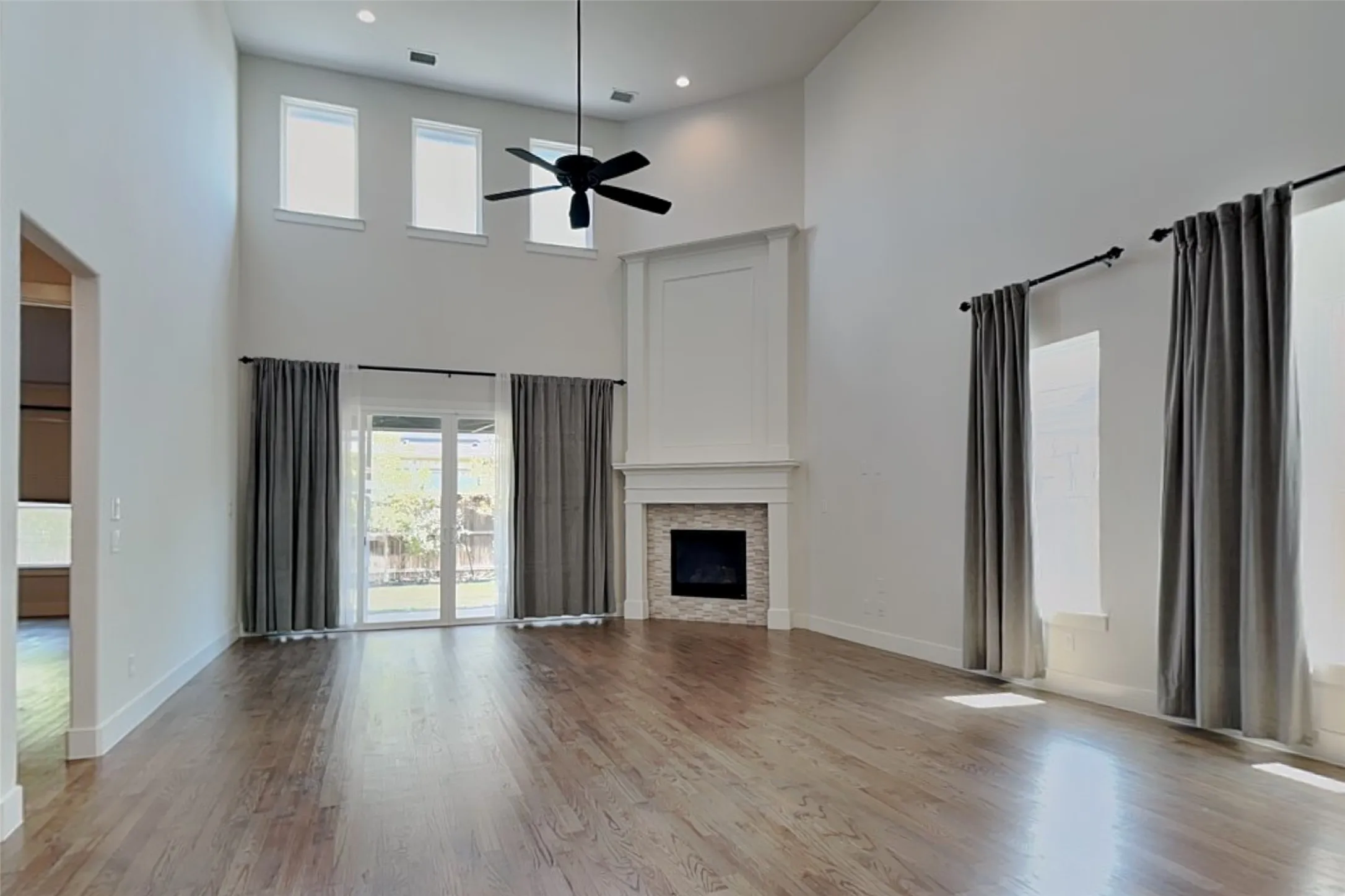 Single Family Residence For Rent in Denton County , 4432 Tall Knight Lane, Carrollton, Texas 75010, 5 Bedroom, 4 Bathroom, 2 Garage spaces, 4,037 Sqft, built in 2018, mls#21374405, Real Estate Agent in Carrollton, Homes For Rent in Denton county, Homes For Rent in Carrollton, Realtor in Carrollton Texas, Real Estate Brokerage Independent Realty Texas, Luminita Cordes Realtor