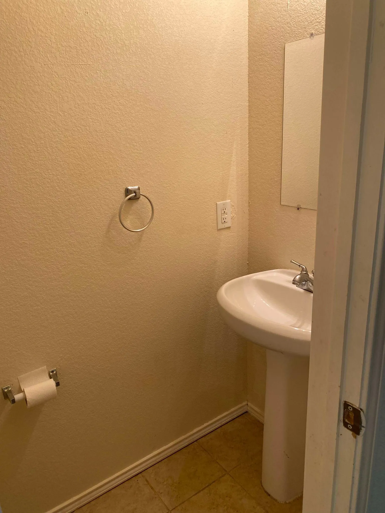 Townhouse For Rent in Hunt County , 1050 Agape Court 4, Caddo Mills, Texas 75135, 3 Bedroom, 3 Bathroom, 1 Garage spaces, 6,157 Sqft, built in 2009, mls#21374418, Real Estate Agent in Caddo Mills, Homes For Rent in Hunt county, Homes For Rent in Caddo Mills, Realtor in Caddo Mills Texas, Real Estate Brokerage Independent Realty Texas, Luminita Cordes Realtor
