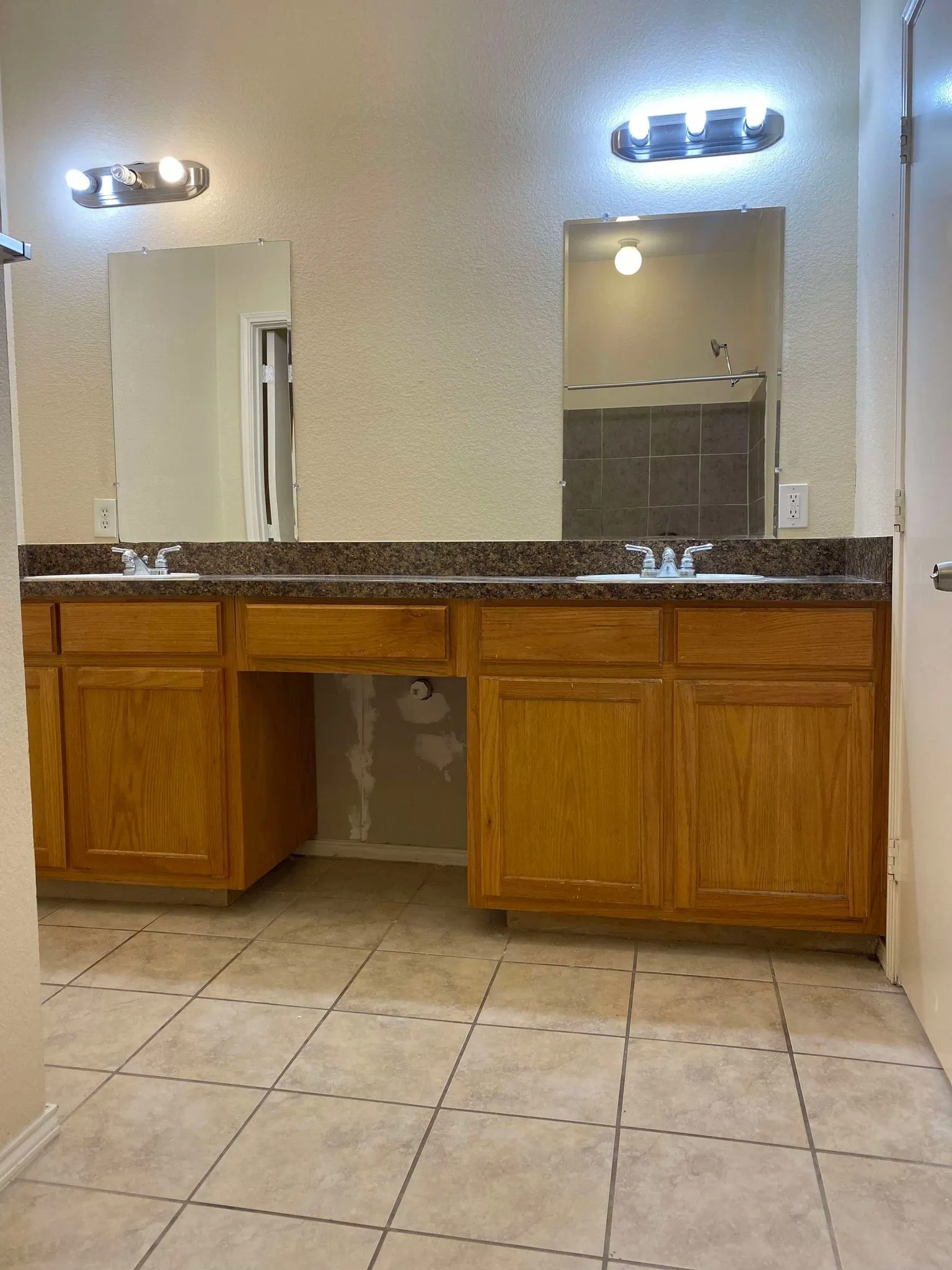 Townhouse For Rent in Hunt County , 1050 Agape Court 4, Caddo Mills, Texas 75135, 3 Bedroom, 3 Bathroom, 1 Garage spaces, 6,157 Sqft, built in 2009, mls#21374418, Real Estate Agent in Caddo Mills, Homes For Rent in Hunt county, Homes For Rent in Caddo Mills, Realtor in Caddo Mills Texas, Real Estate Brokerage Independent Realty Texas, Luminita Cordes Realtor