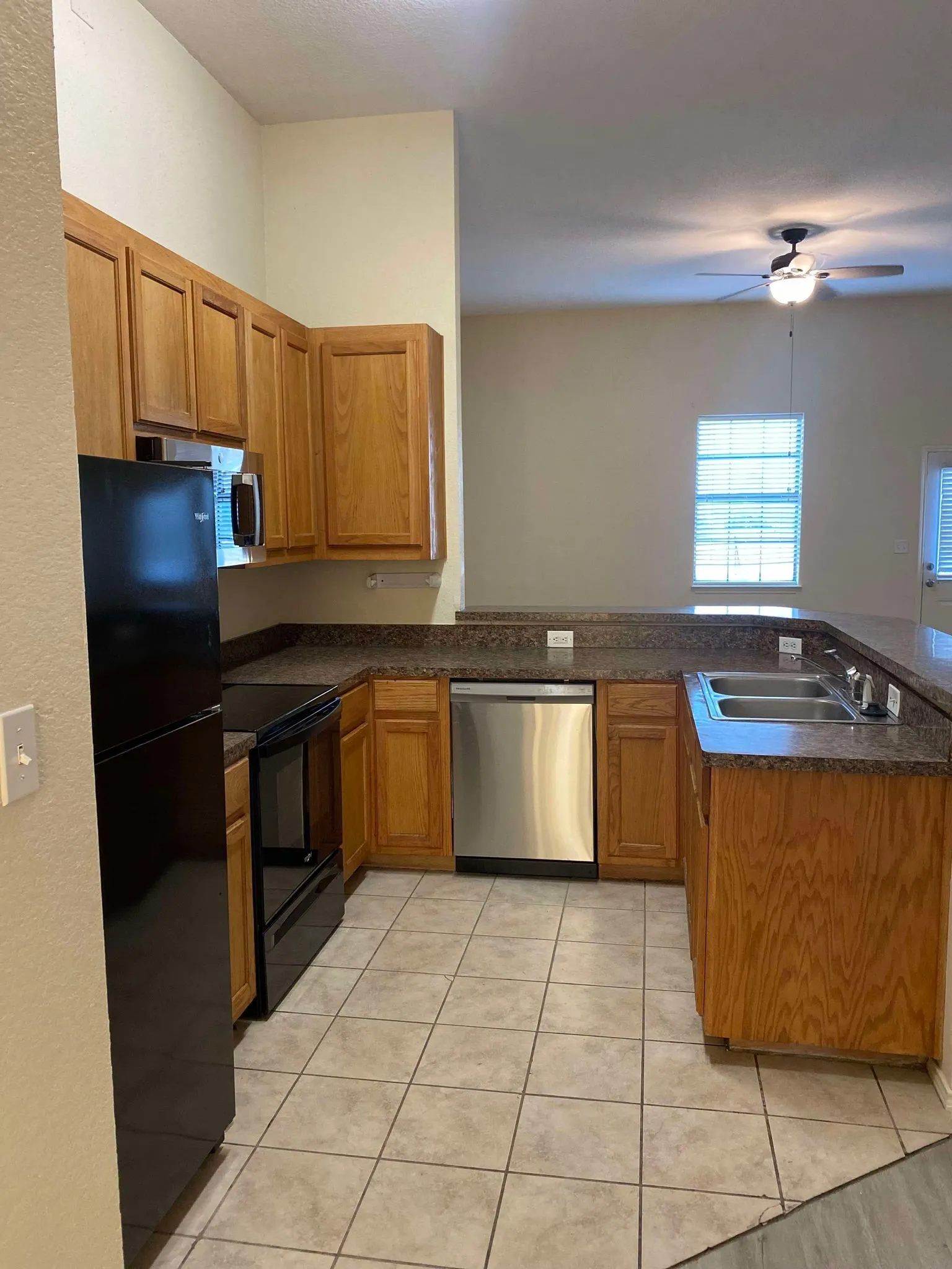 Townhouse For Rent in Hunt County , 1050 Agape Court 4, Caddo Mills, Texas 75135, 3 Bedroom, 3 Bathroom, 1 Garage spaces, 6,157 Sqft, built in 2009, mls#21374418, Real Estate Agent in Caddo Mills, Homes For Rent in Hunt county, Homes For Rent in Caddo Mills, Realtor in Caddo Mills Texas, Real Estate Brokerage Independent Realty Texas, Luminita Cordes Realtor