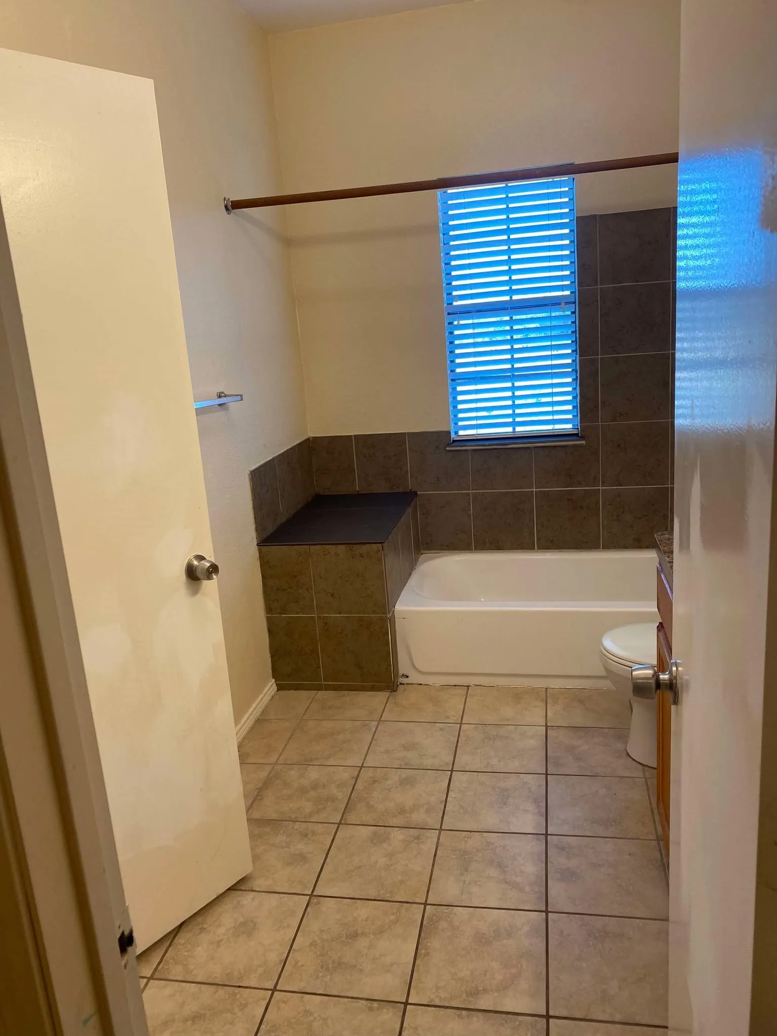 Townhouse For Rent in Hunt County , 1050 Agape Court 4, Caddo Mills, Texas 75135, 3 Bedroom, 3 Bathroom, 1 Garage spaces, 6,157 Sqft, built in 2009, mls#21374418, Real Estate Agent in Caddo Mills, Homes For Rent in Hunt county, Homes For Rent in Caddo Mills, Realtor in Caddo Mills Texas, Real Estate Brokerage Independent Realty Texas, Luminita Cordes Realtor