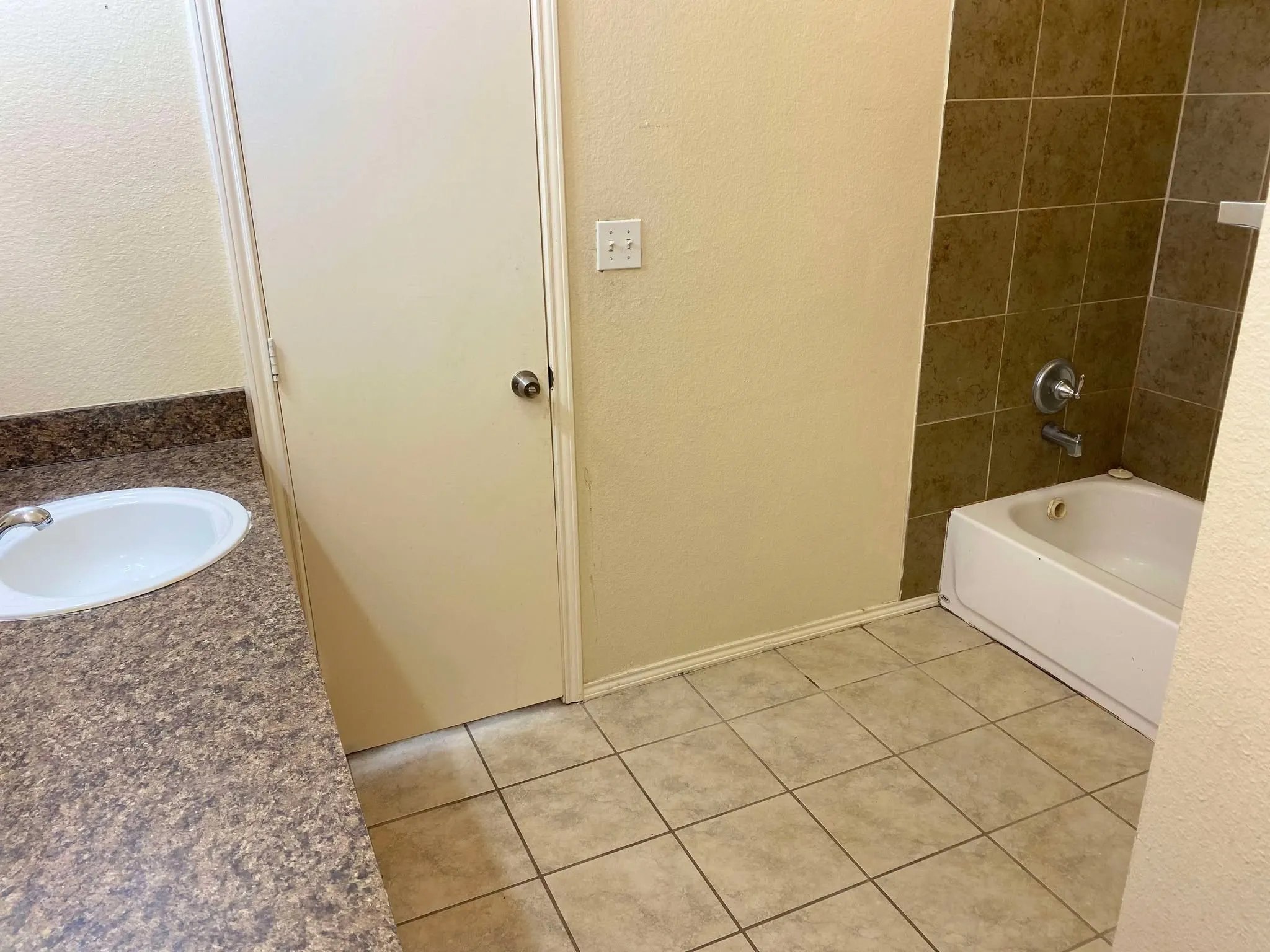 Townhouse For Rent in Hunt County , 1050 Agape Court 4, Caddo Mills, Texas 75135, 3 Bedroom, 3 Bathroom, 1 Garage spaces, 6,157 Sqft, built in 2009, mls#21374418, Real Estate Agent in Caddo Mills, Homes For Rent in Hunt county, Homes For Rent in Caddo Mills, Realtor in Caddo Mills Texas, Real Estate Brokerage Independent Realty Texas, Luminita Cordes Realtor