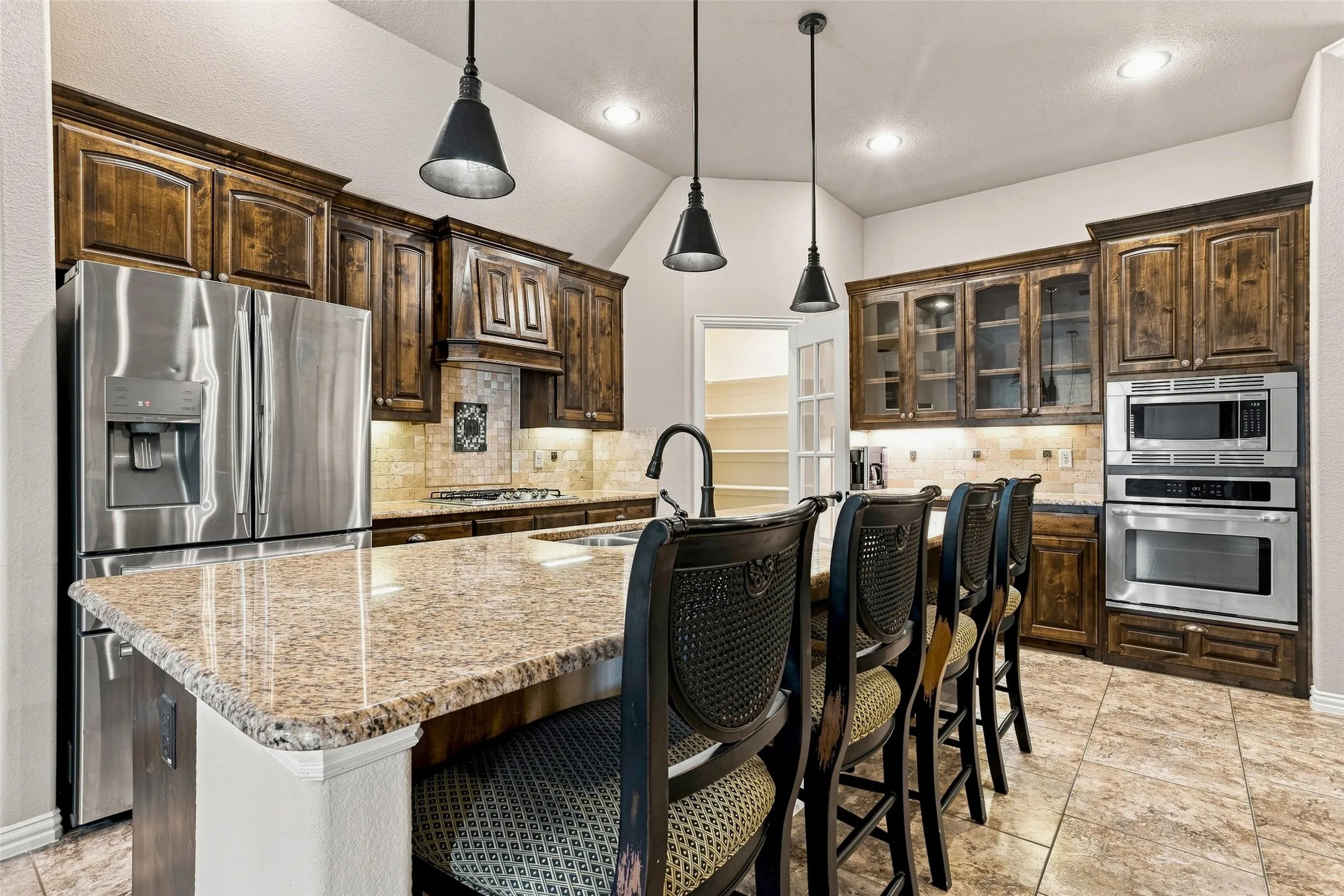 Single Family Residence For Sale in Johnson County , 2749 Buffalo Run, Burleson, Texas 76028, 4 Bedroom, 2 Bathroom, 2 Garage spaces, 2,406 Sqft, built in 2015, mls#21361935, Real Estate Agent in Burleson, Homes For Sale in Johnson county, Homes For Sale in Burleson, Realtor in Burleson Texas, Real Estate Brokerage Independent Realty Texas, Luminita Cordes Realtor
