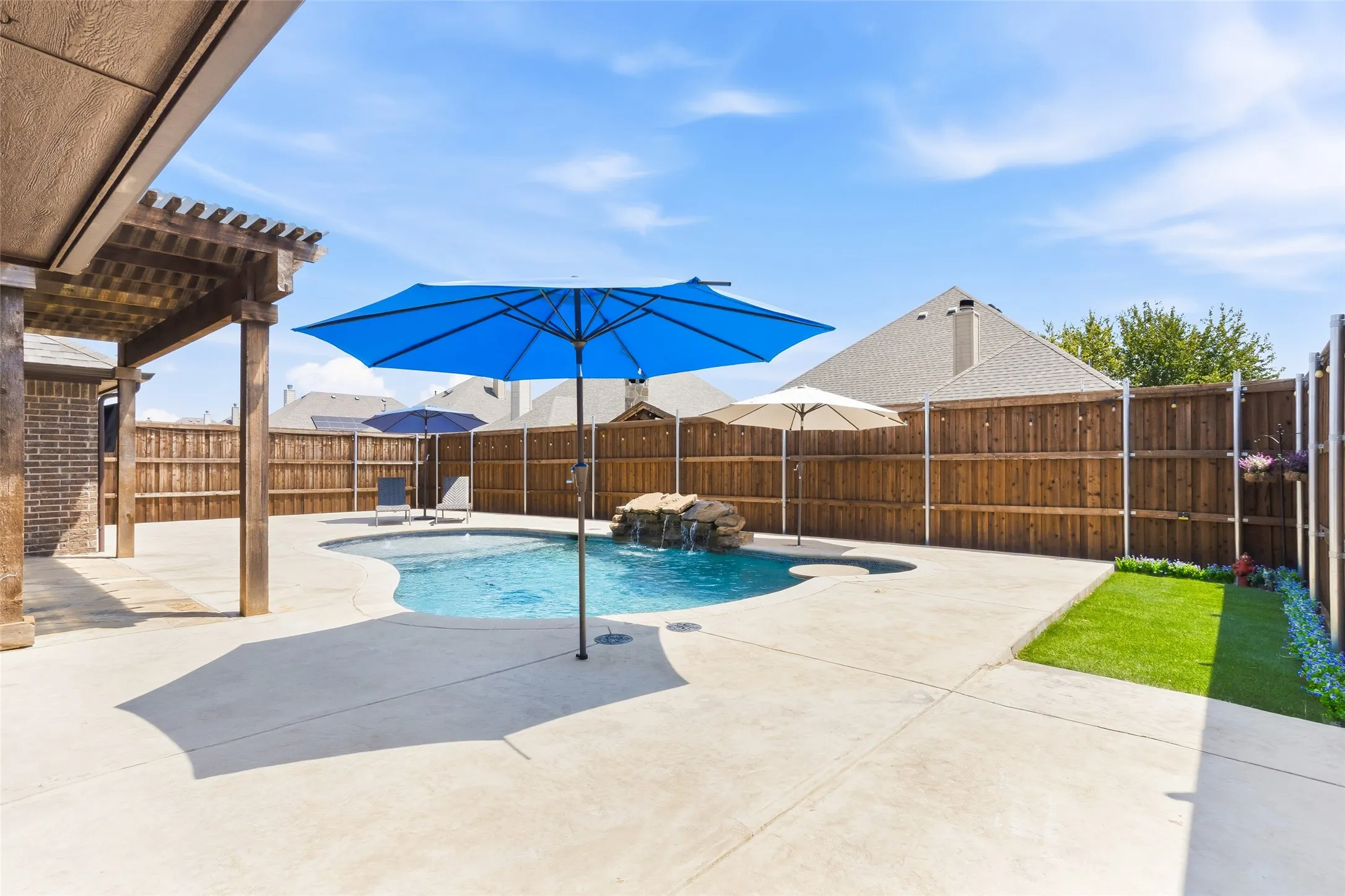 Single Family Residence For Sale in Johnson County , 2749 Buffalo Run, Burleson, Texas 76028, 4 Bedroom, 2 Bathroom, 2 Garage spaces, 2,406 Sqft, built in 2015, mls#21361935, Real Estate Agent in Burleson, Homes For Sale in Johnson county, Homes For Sale in Burleson, Realtor in Burleson Texas, Real Estate Brokerage Independent Realty Texas, Luminita Cordes Realtor