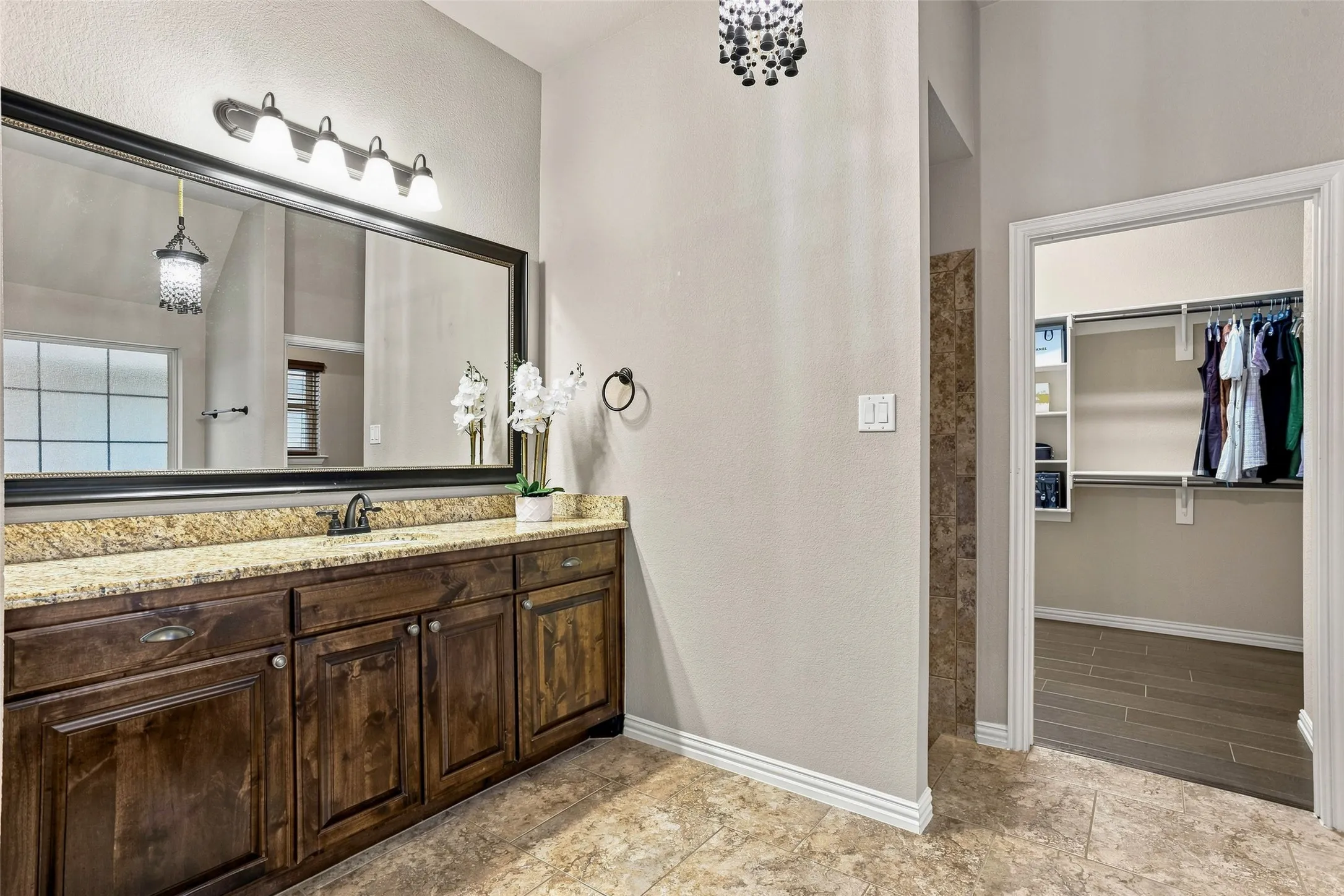 Single Family Residence For Sale in Johnson County , 2749 Buffalo Run, Burleson, Texas 76028, 4 Bedroom, 2 Bathroom, 2 Garage spaces, 2,406 Sqft, built in 2015, mls#21361935, Real Estate Agent in Burleson, Homes For Sale in Johnson county, Homes For Sale in Burleson, Realtor in Burleson Texas, Real Estate Brokerage Independent Realty Texas, Luminita Cordes Realtor