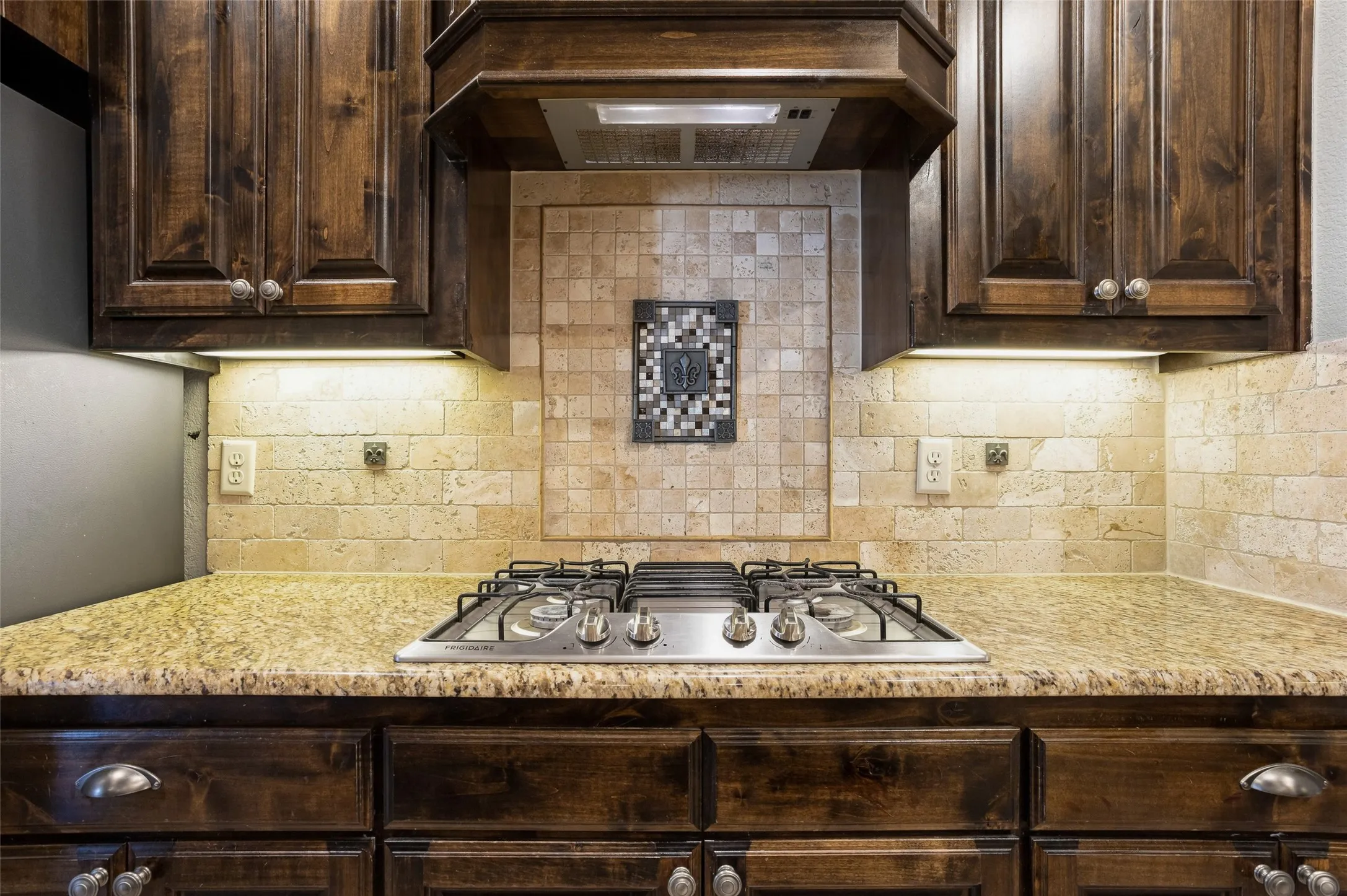 Single Family Residence For Sale in Johnson County , 2749 Buffalo Run, Burleson, Texas 76028, 4 Bedroom, 2 Bathroom, 2 Garage spaces, 2,406 Sqft, built in 2015, mls#21361935, Real Estate Agent in Burleson, Homes For Sale in Johnson county, Homes For Sale in Burleson, Realtor in Burleson Texas, Real Estate Brokerage Independent Realty Texas, Luminita Cordes Realtor