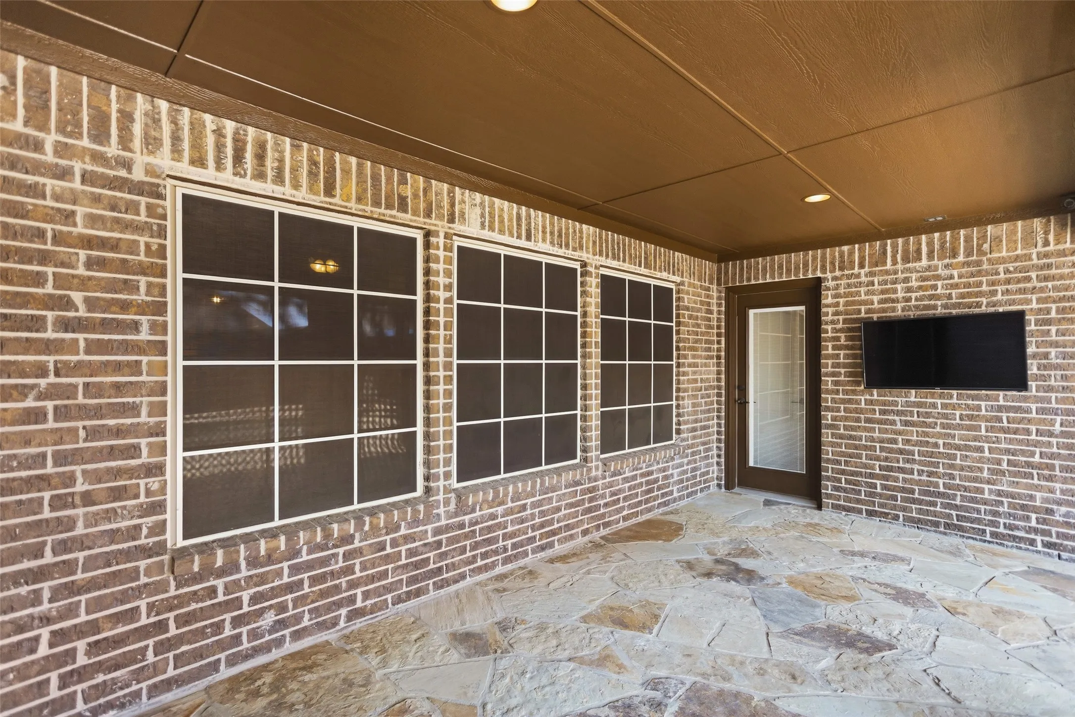 Single Family Residence For Sale in Johnson County , 2749 Buffalo Run, Burleson, Texas 76028, 4 Bedroom, 2 Bathroom, 2 Garage spaces, 2,406 Sqft, built in 2015, mls#21361935, Real Estate Agent in Burleson, Homes For Sale in Johnson county, Homes For Sale in Burleson, Realtor in Burleson Texas, Real Estate Brokerage Independent Realty Texas, Luminita Cordes Realtor